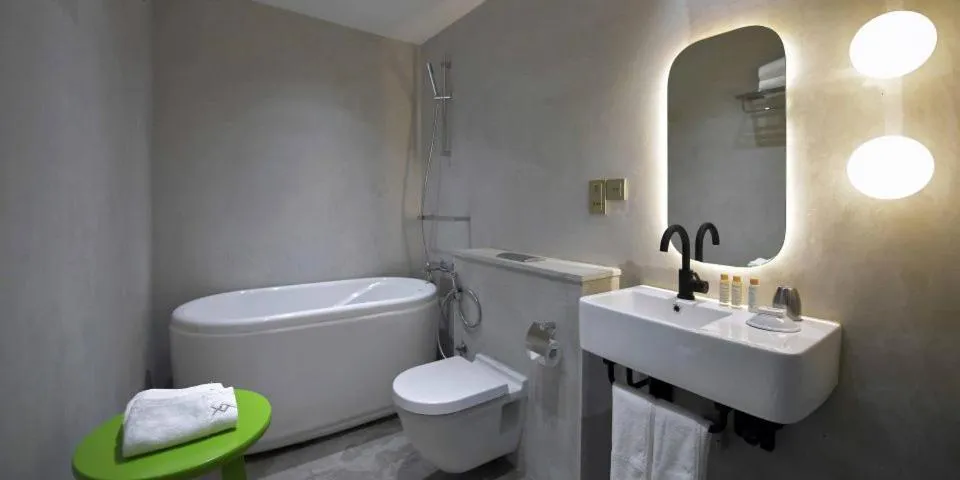 Bathroom in Hi Hotel