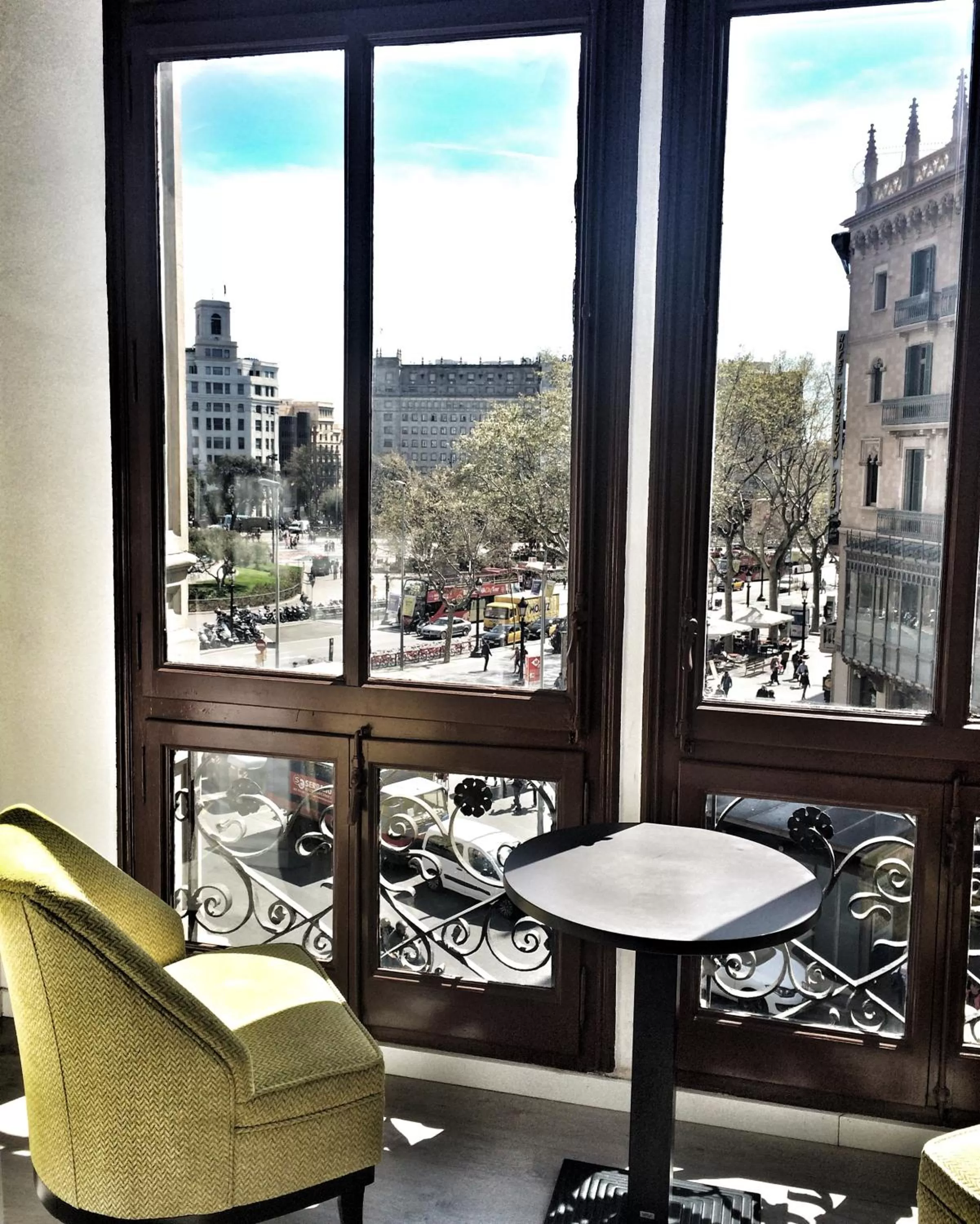 Street view in Hotel Ginebra