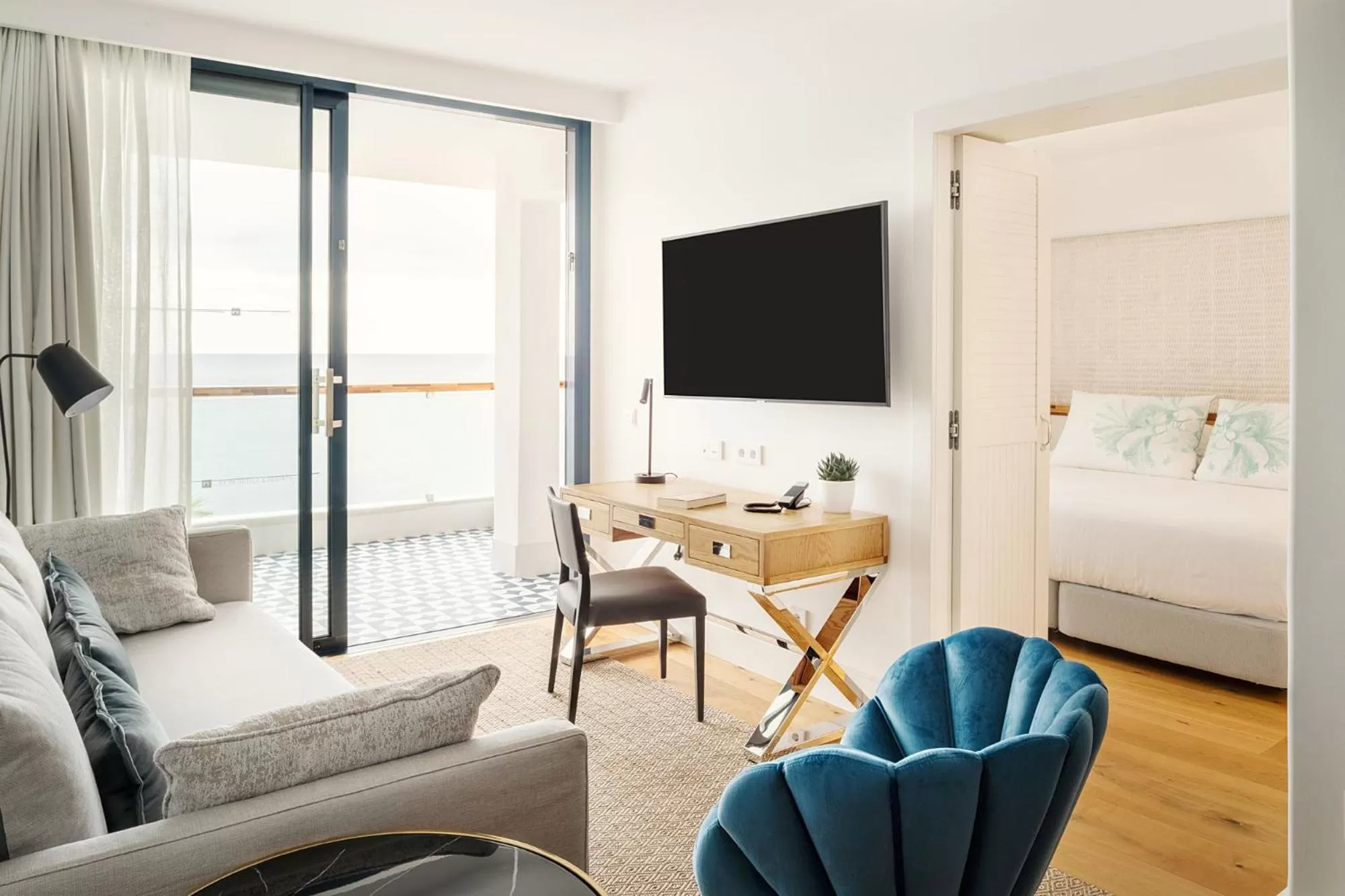 TV and multimedia, Bed in Hotel Fariones