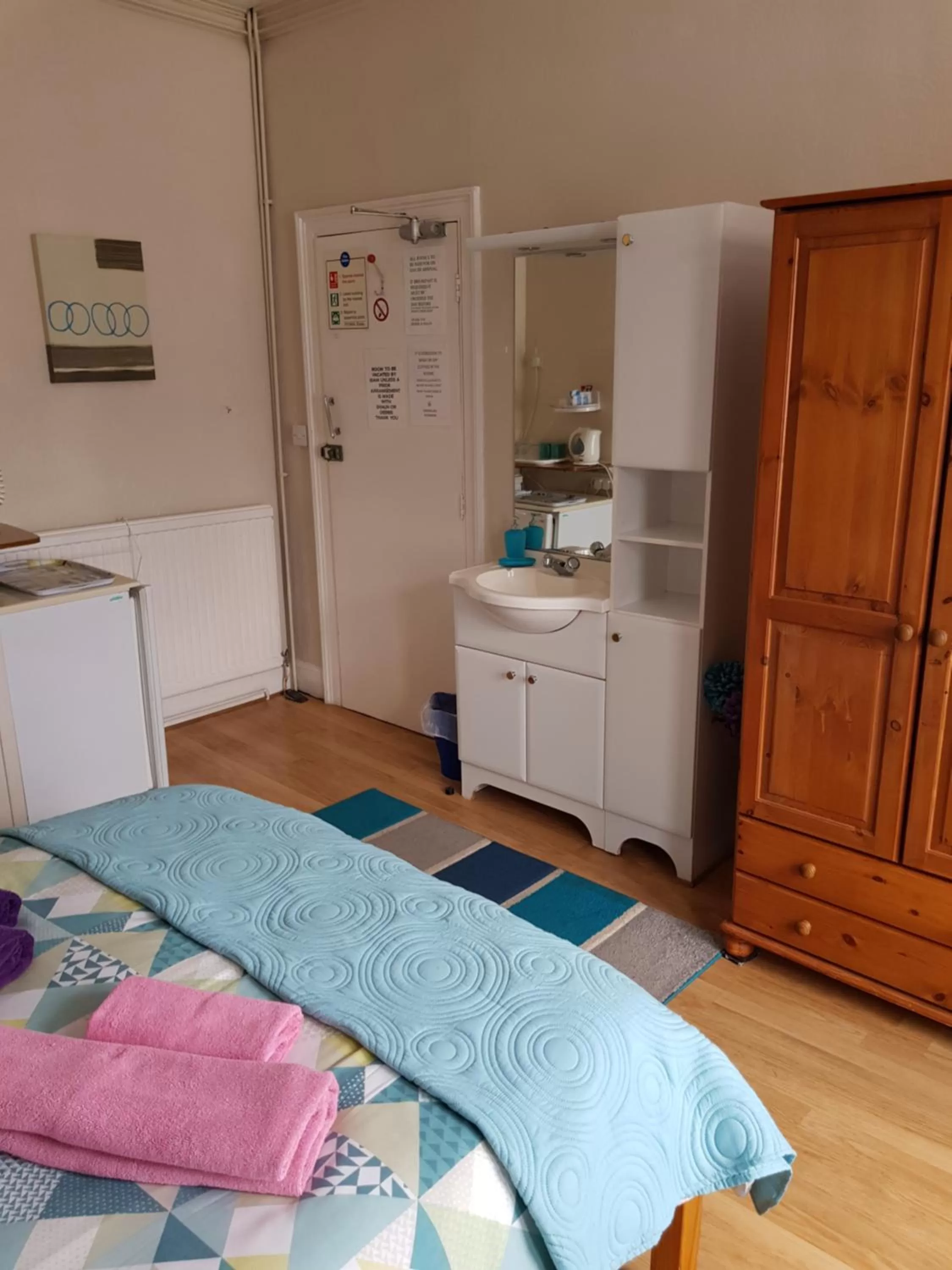 Bedroom in Sunnyside Hotel