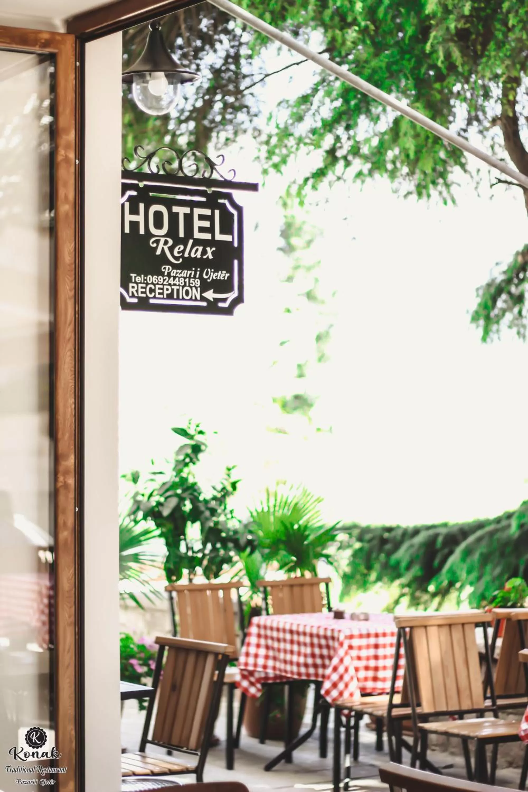 Restaurant/places to eat in Hotel Relax