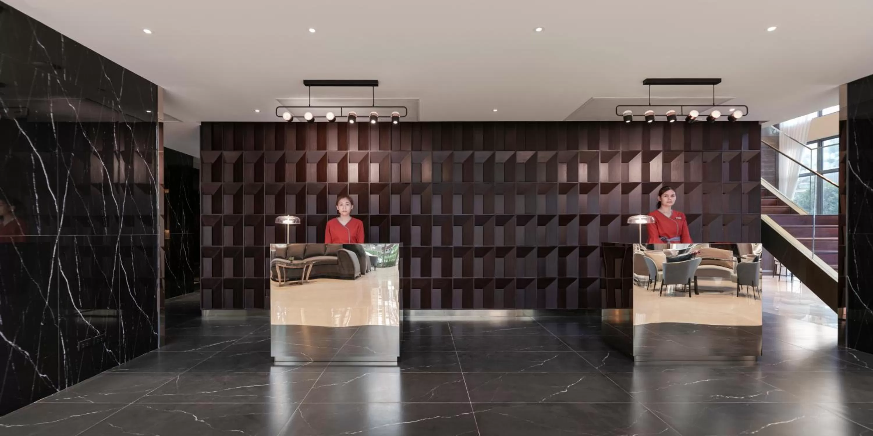 Lobby or reception in Ramada Plaza by Wyndham Bangkok Sukhumvit 48