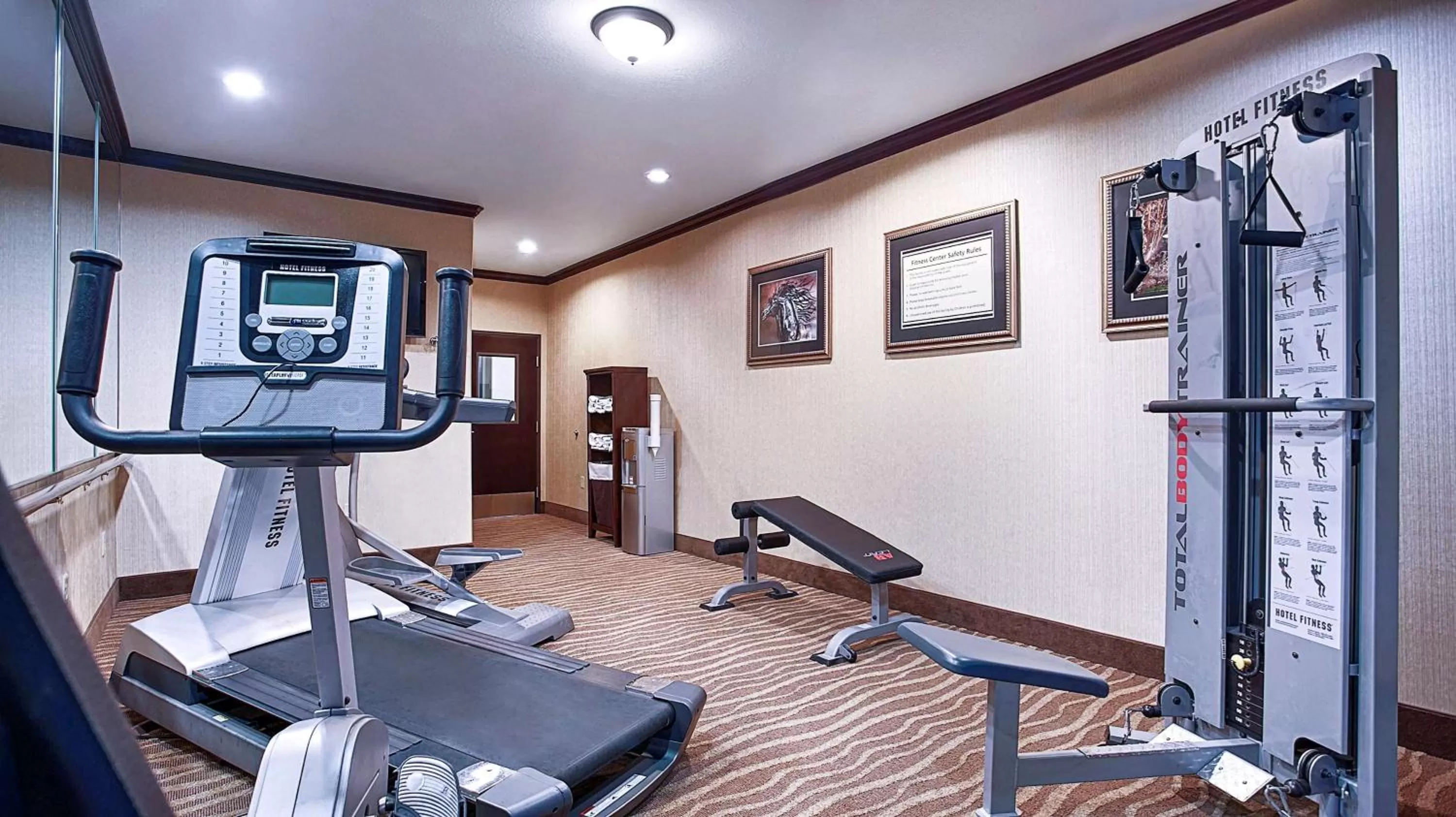 Fitness centre/facilities in Best Western Plus Royal Mountain Inn & Suites