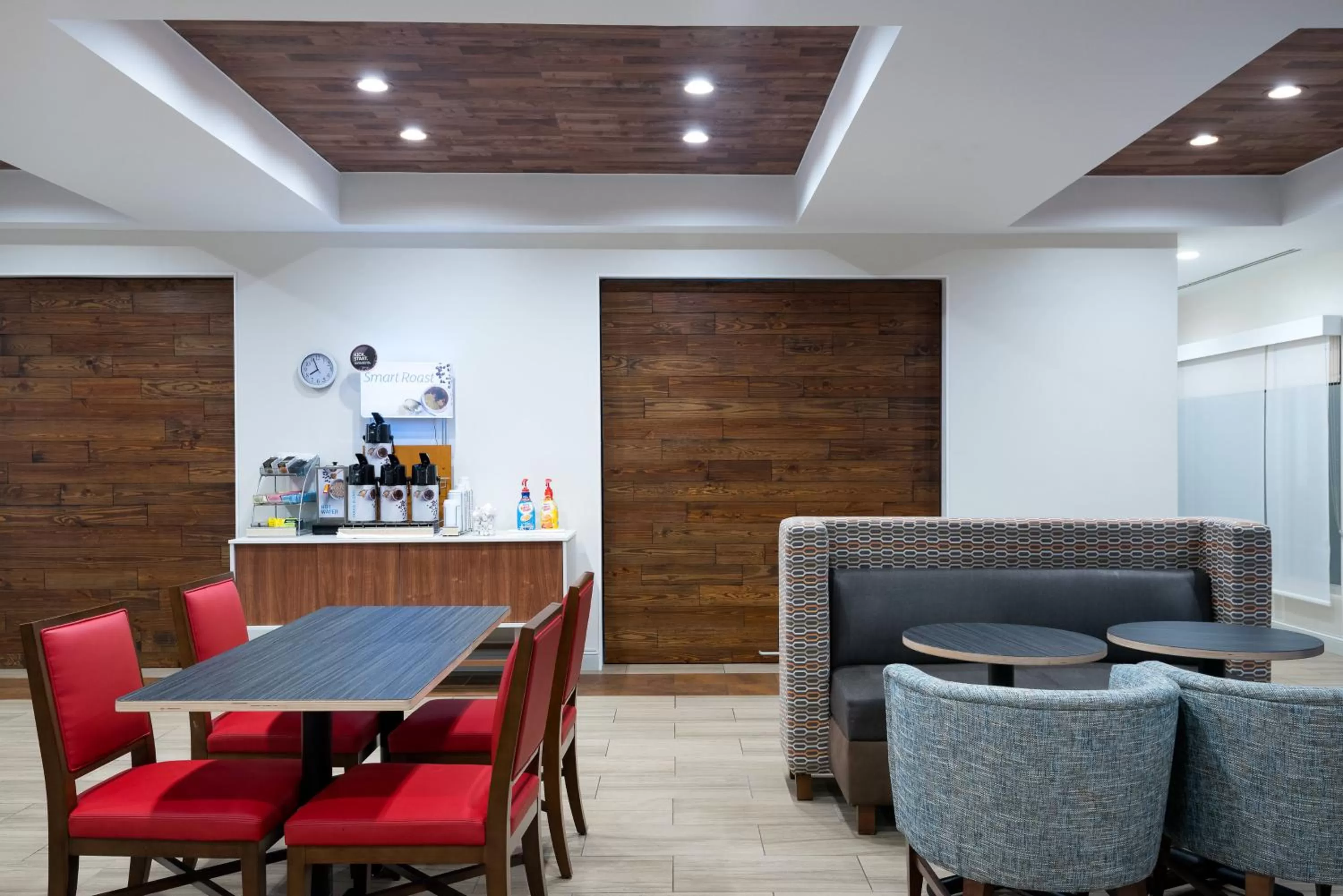 Restaurant/places to eat in Holiday Inn Express & Suites Florence I-95 & I-20 Civic Ctr by IHG