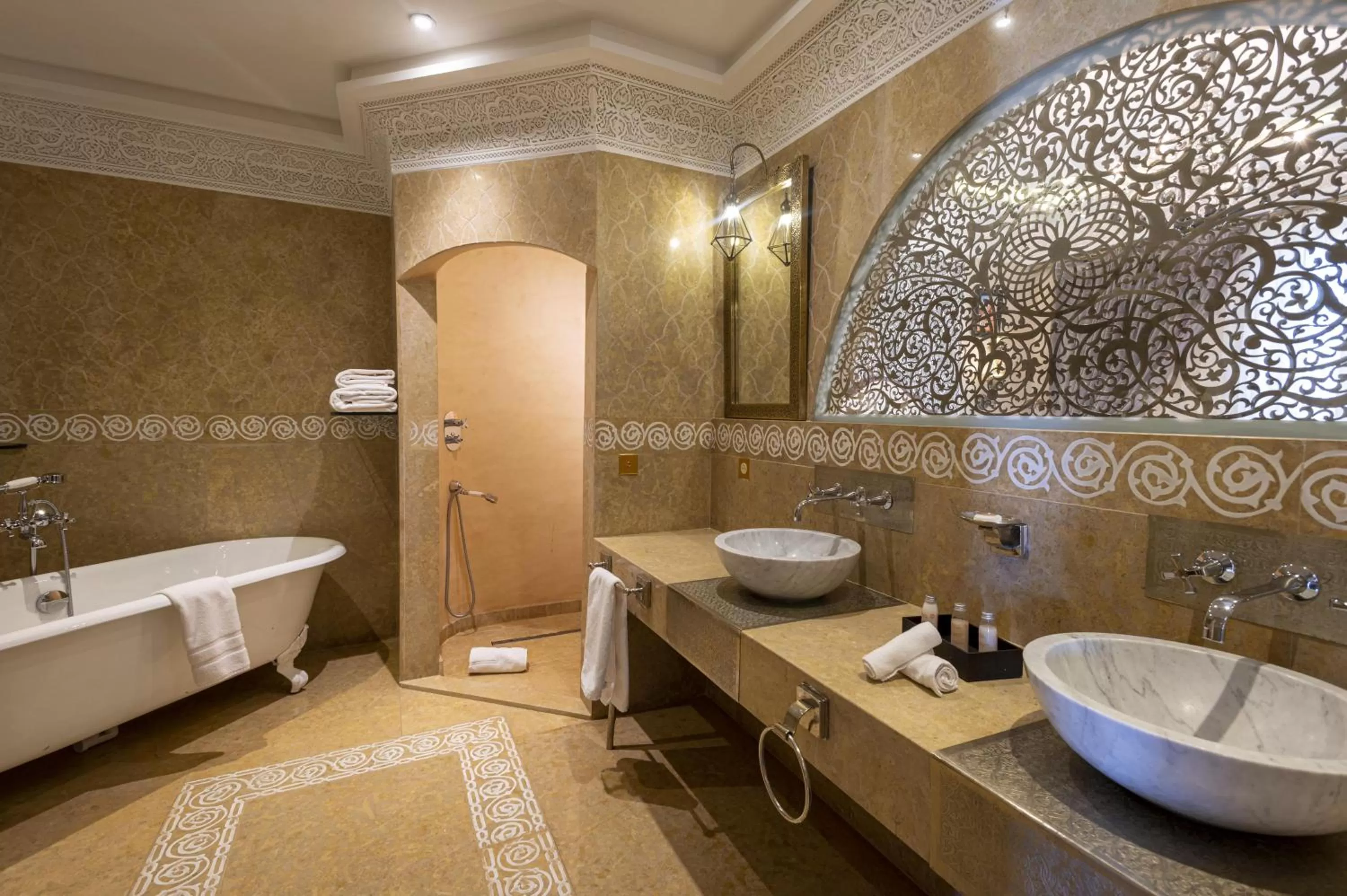 Bathroom in Maria Towers , Palais Table d'hôtes & SPA