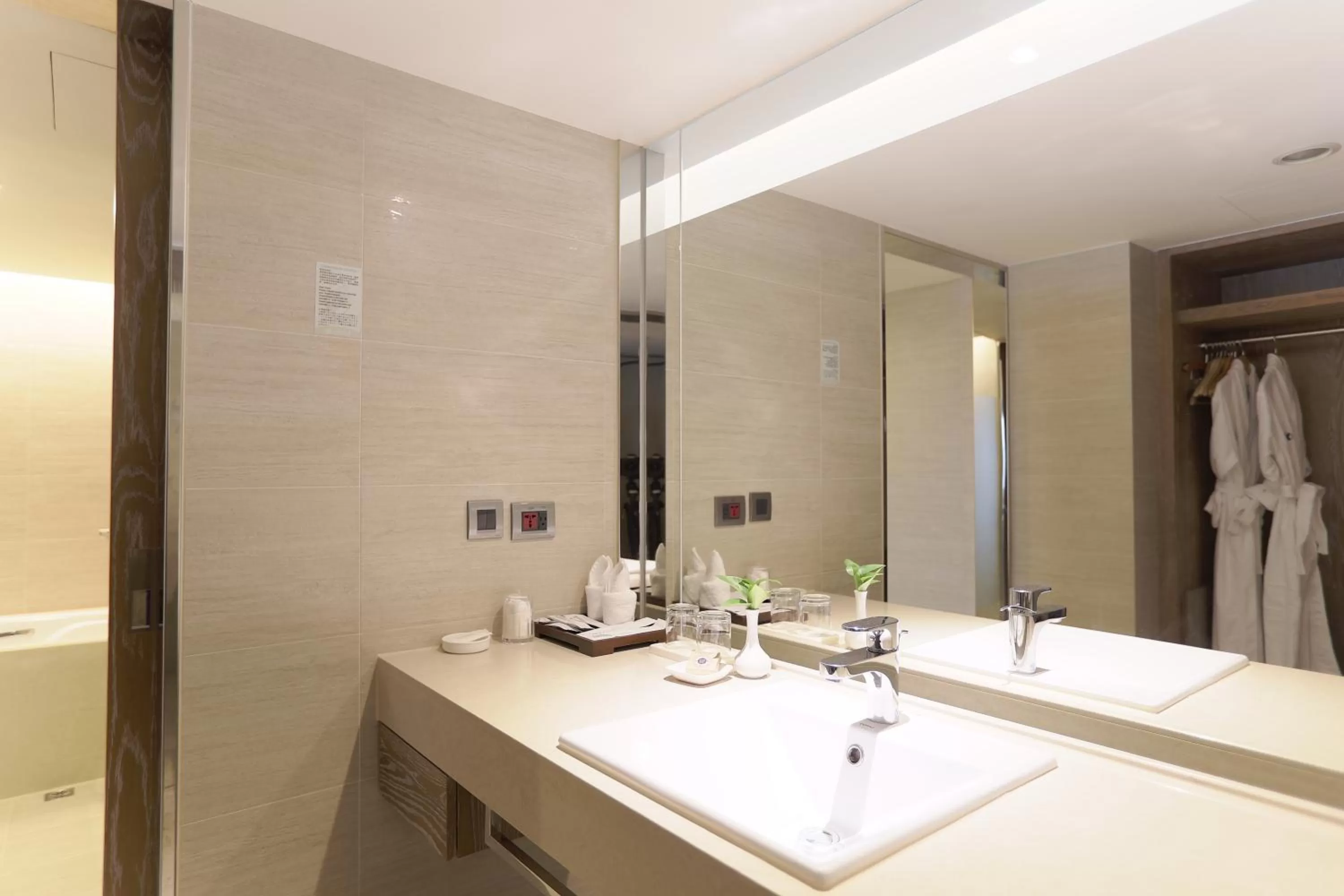 Shower in Santos Hotel