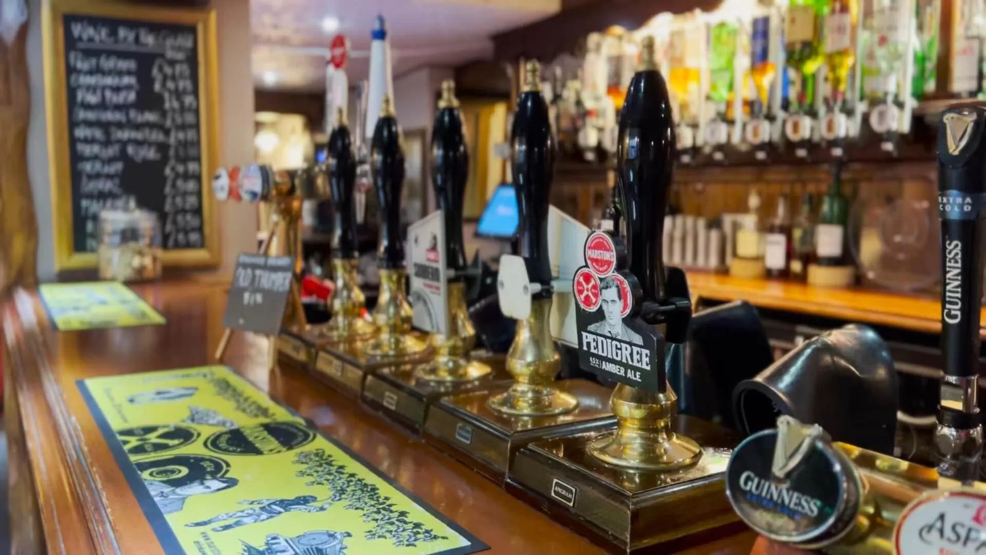 Lounge or bar in George Hotel