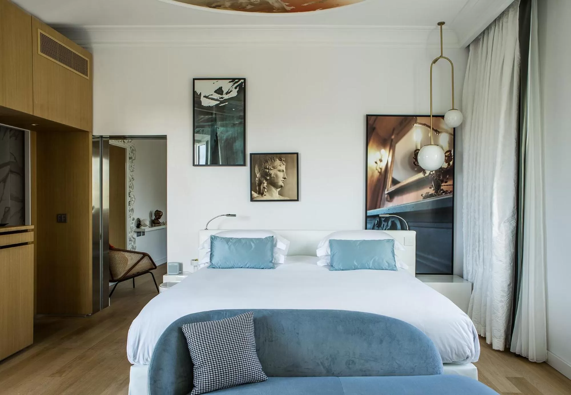 Bed in Sofitel Roma Villa Borghese