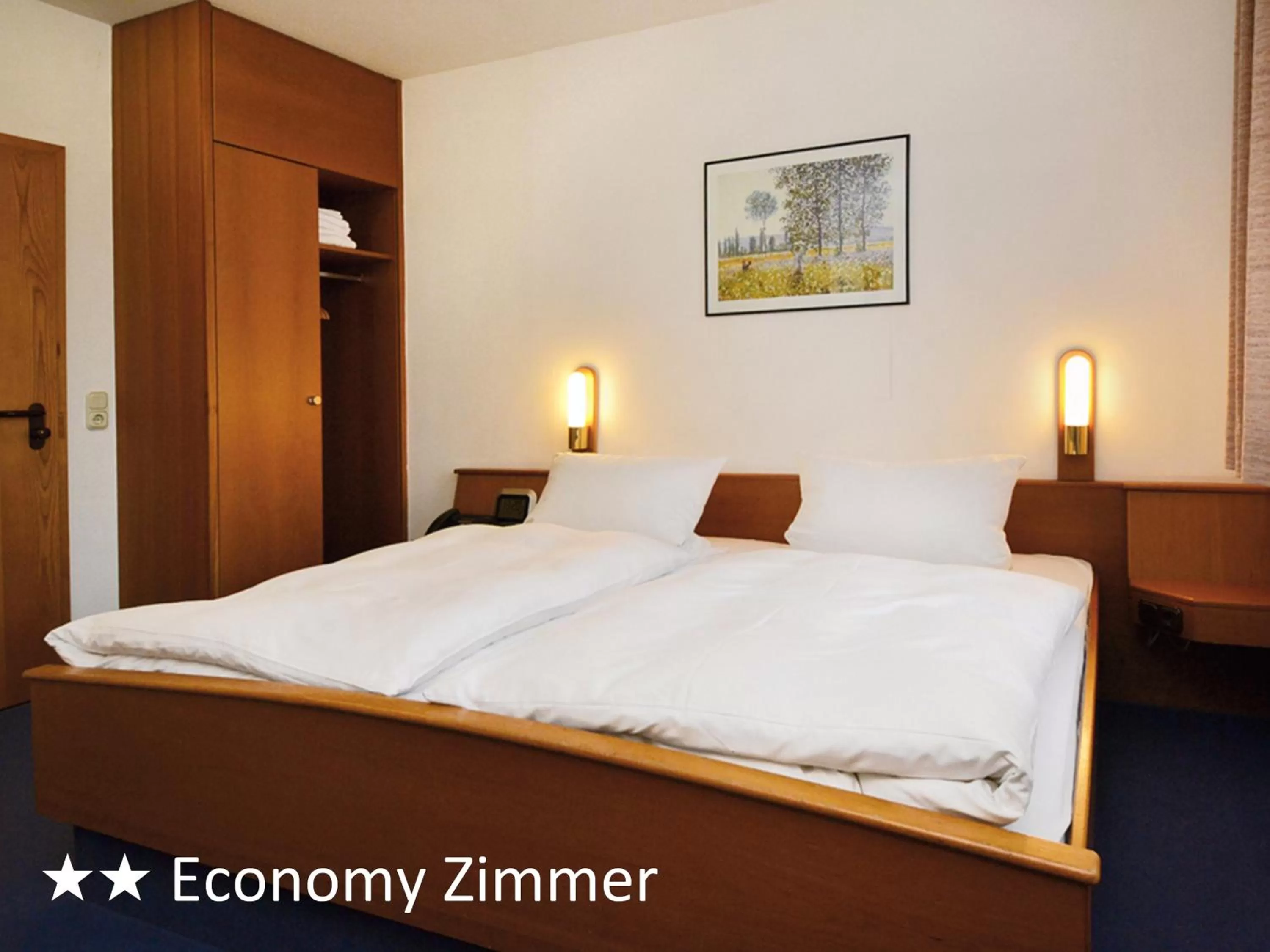 Photo of the whole room, Bed in Seligweiler Hotel & Restaurant