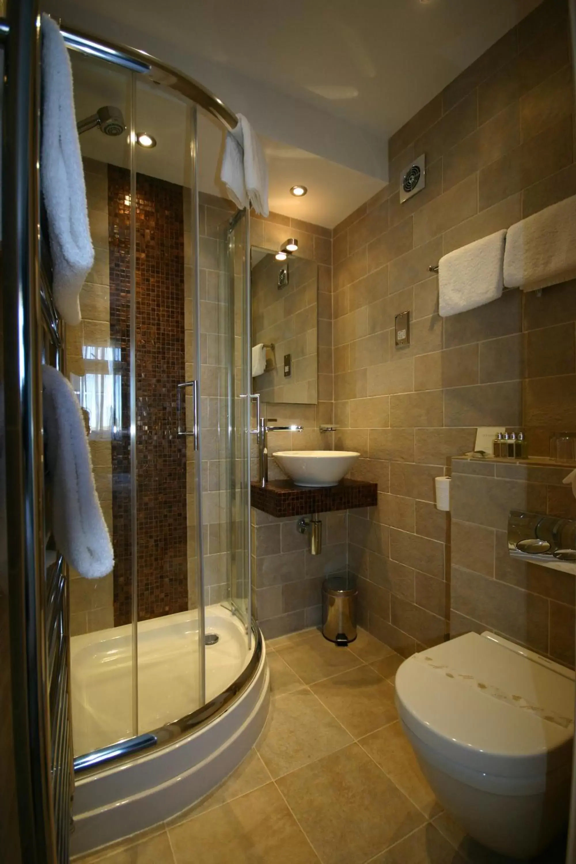 Deluxe Double Room with Shower in Ramsey House Deluxe Double Room with Shower in Ramsey House