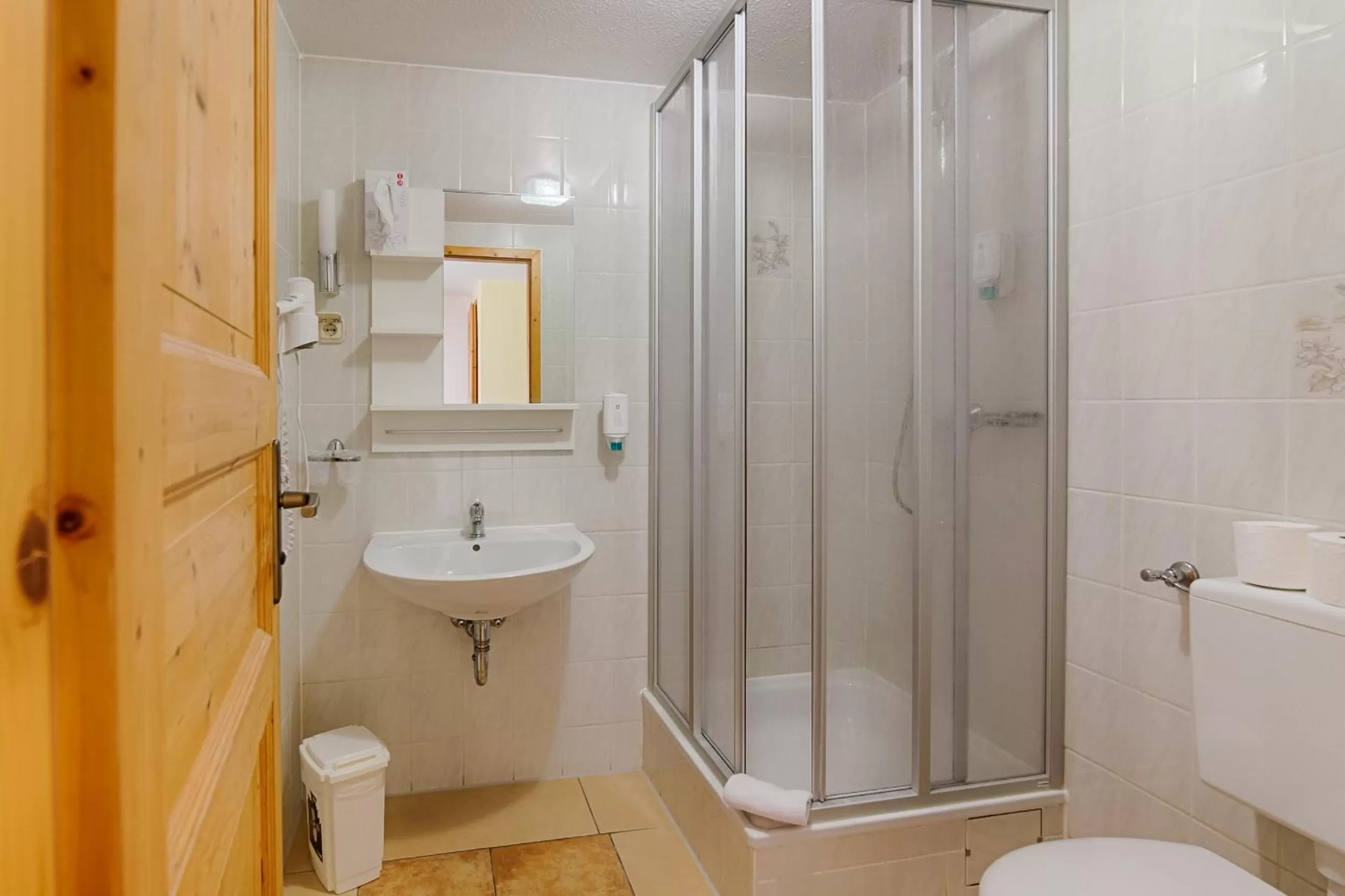 Bathroom in Landhotel & Brauhaus Prignitzer Hof