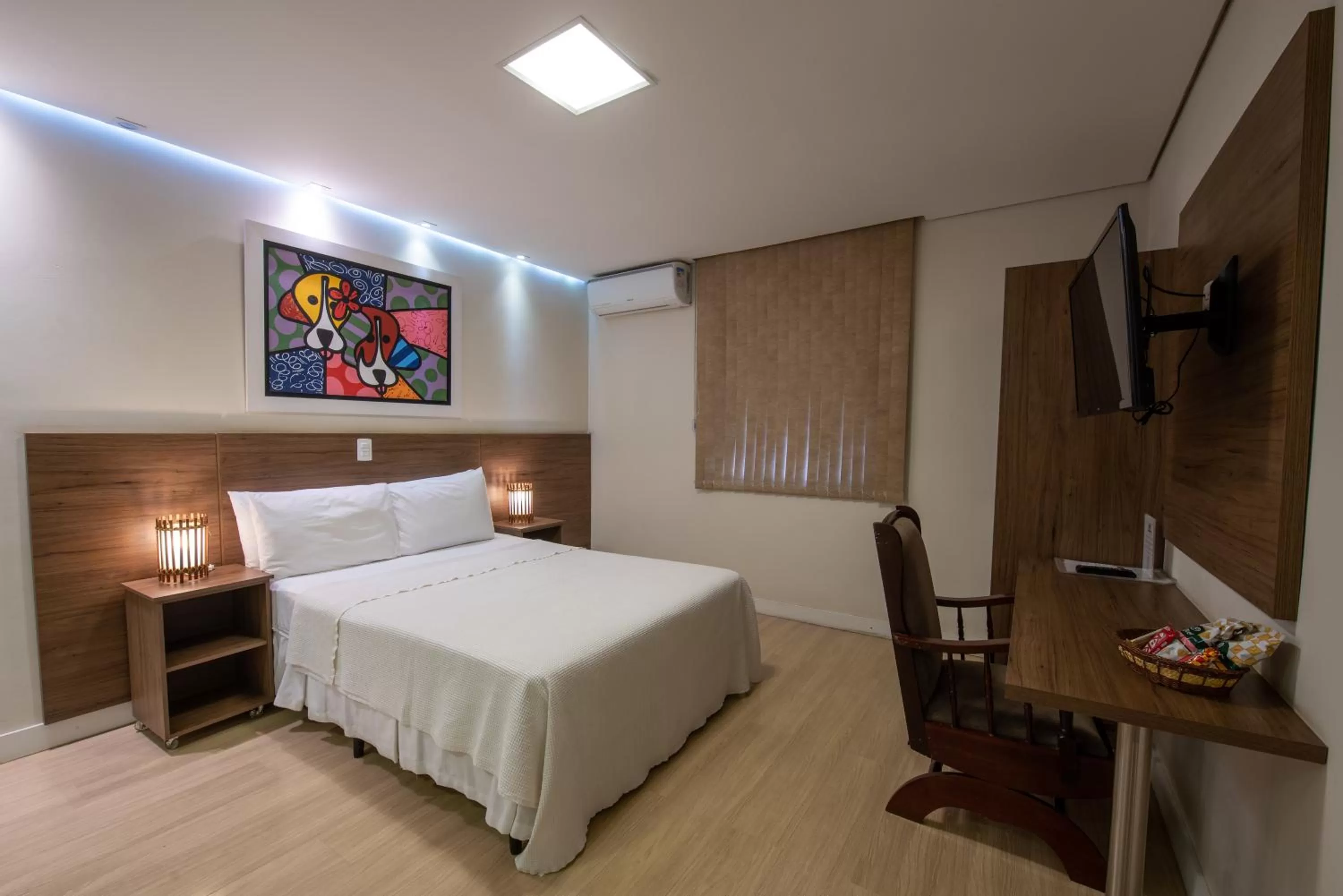 Bed in Hotel Mount Everest