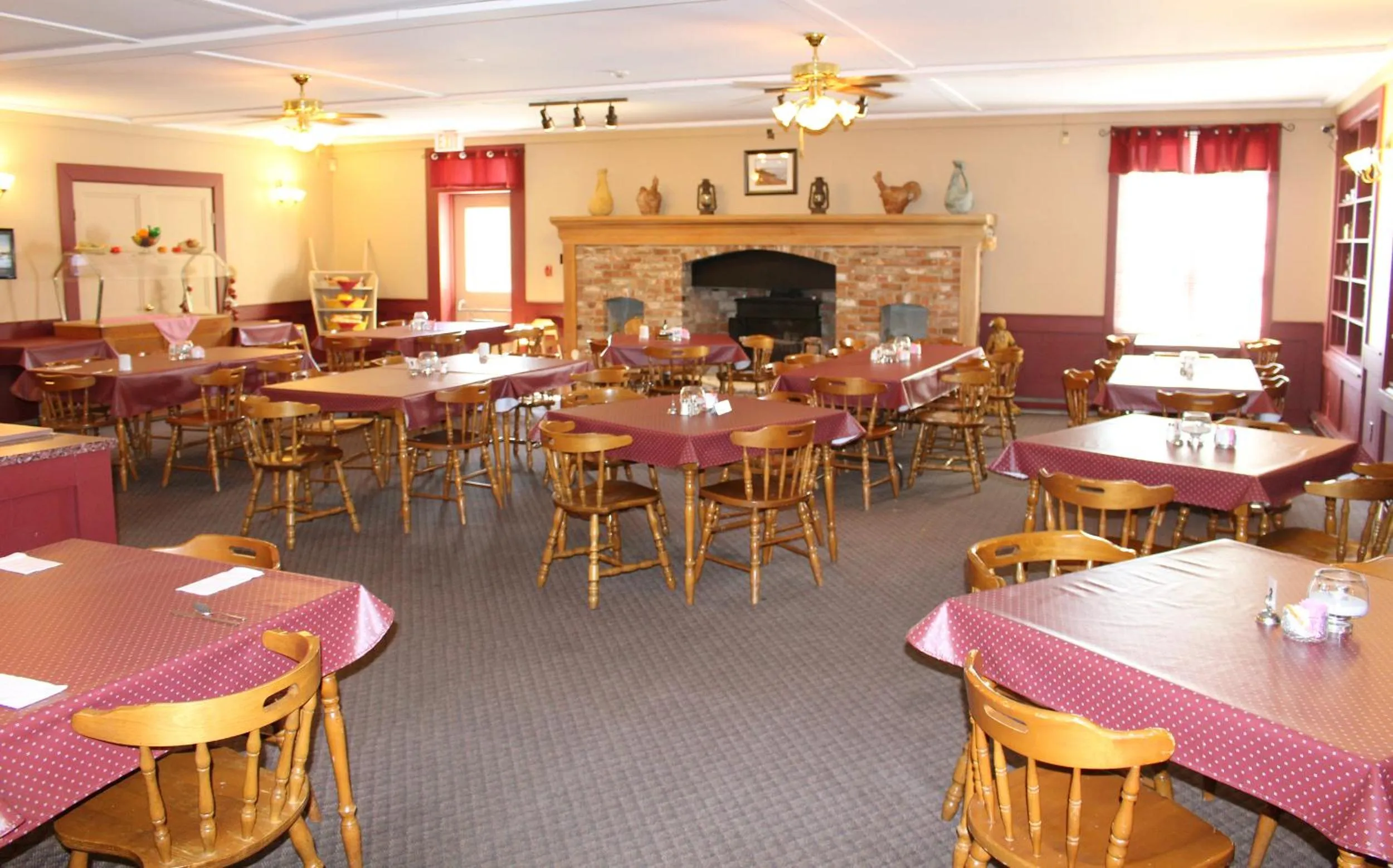 Restaurant/places to eat in Colonial Resort-1000Islands