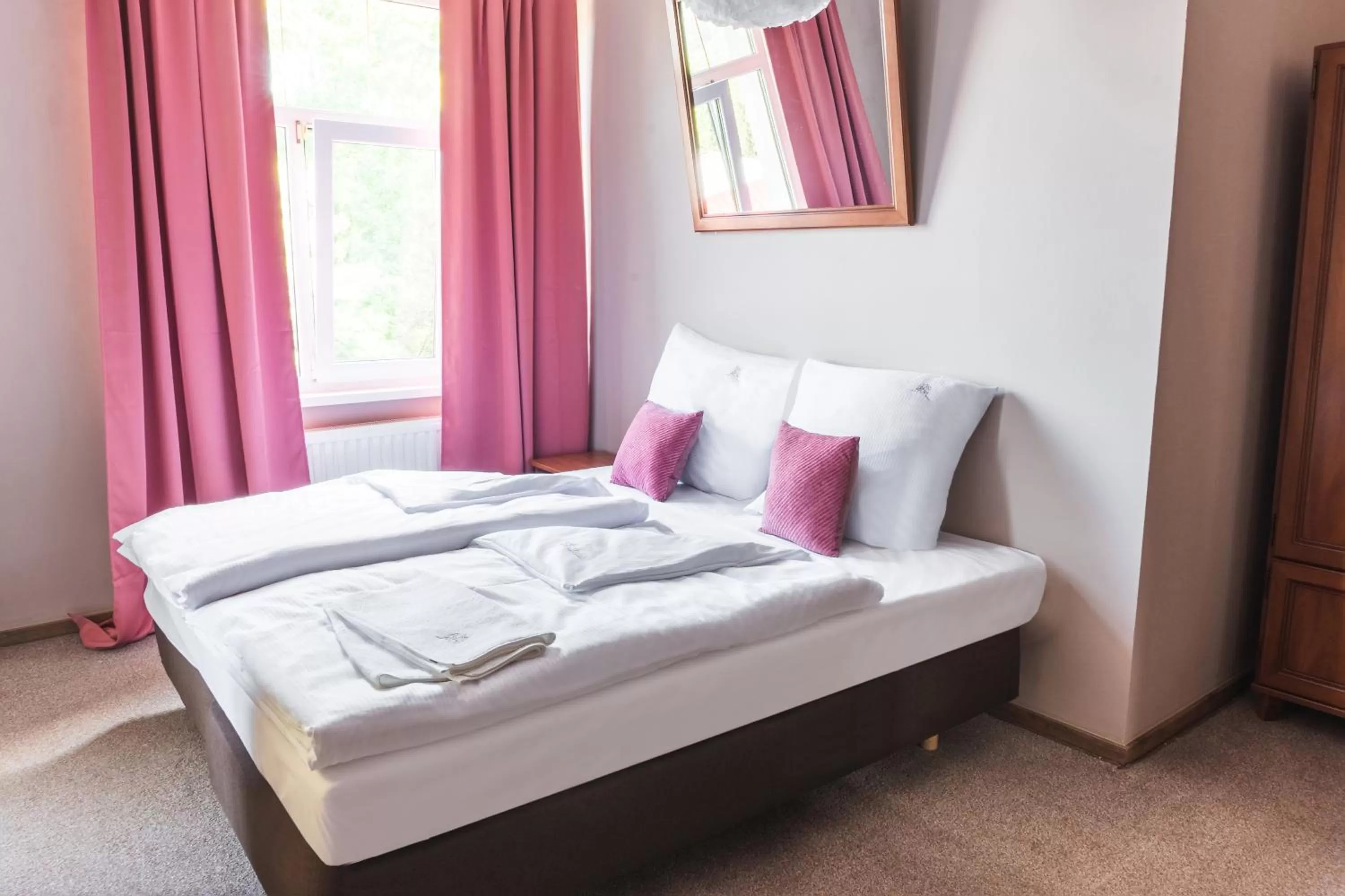 Photo of the whole room, Bed in Perła Świeradowa