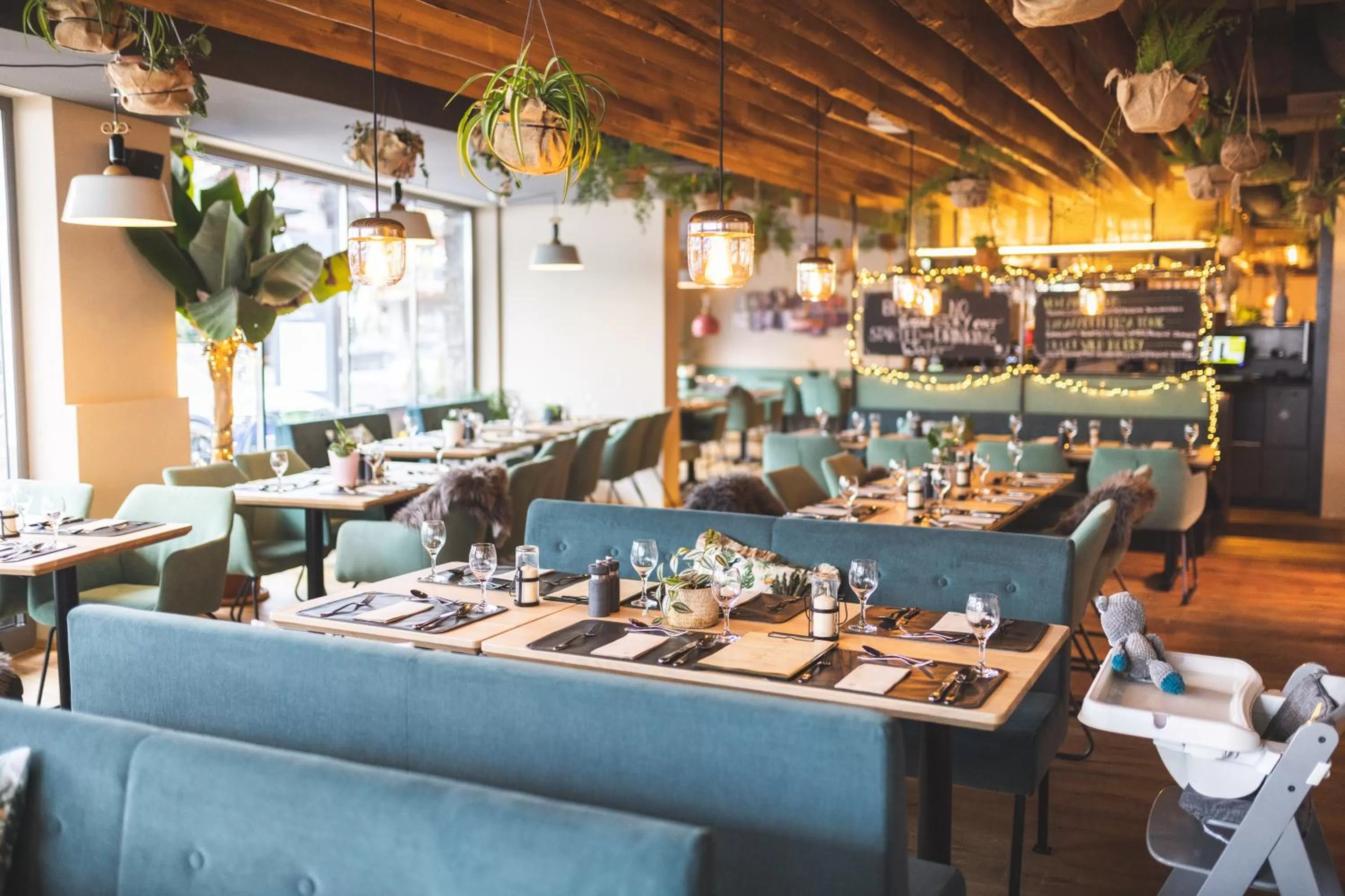 Restaurant/places to eat in Mountain Hotel Luis