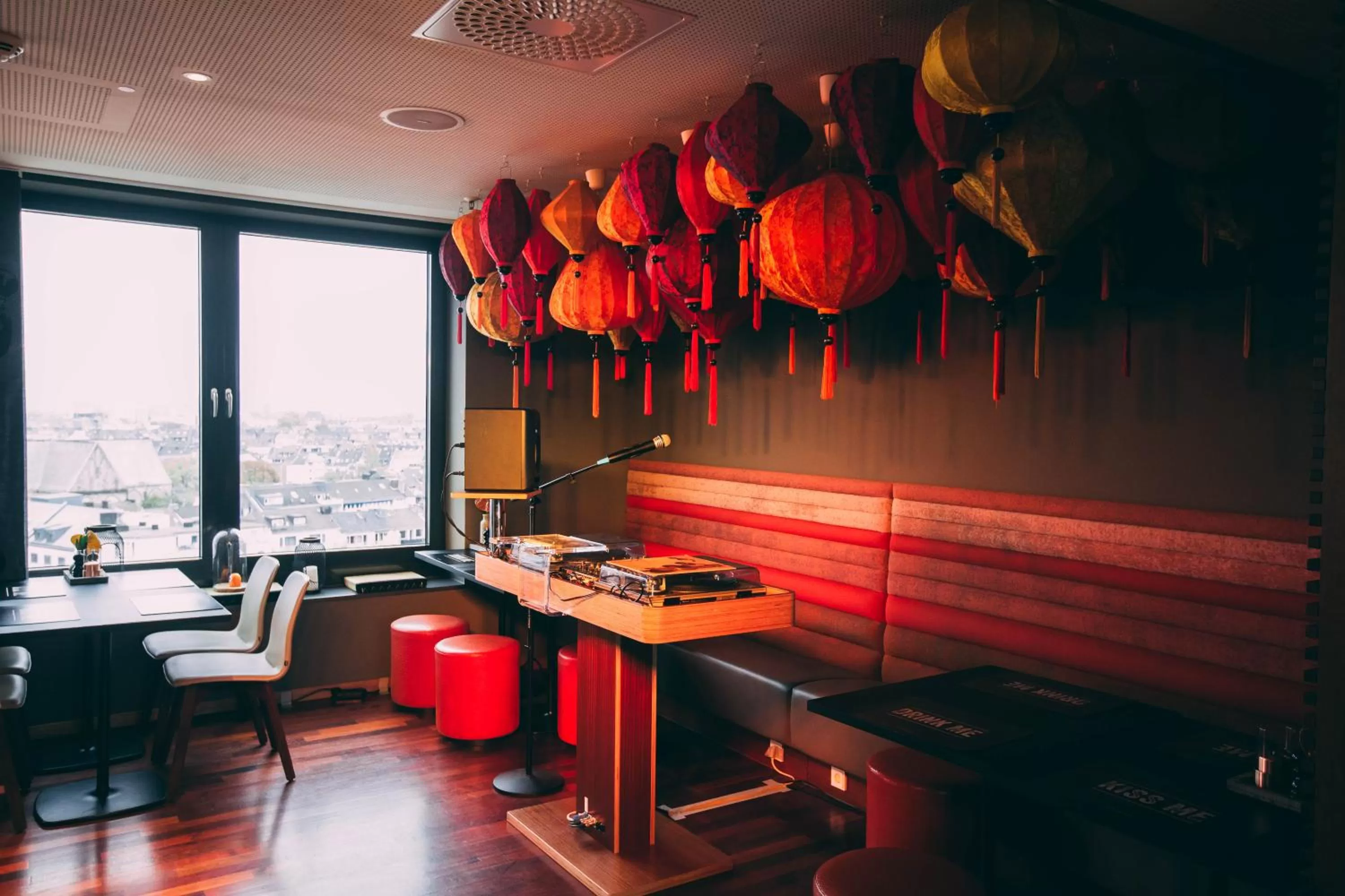 Restaurant/places to eat in Me and All Hotel Dusseldorf, by Hyatt