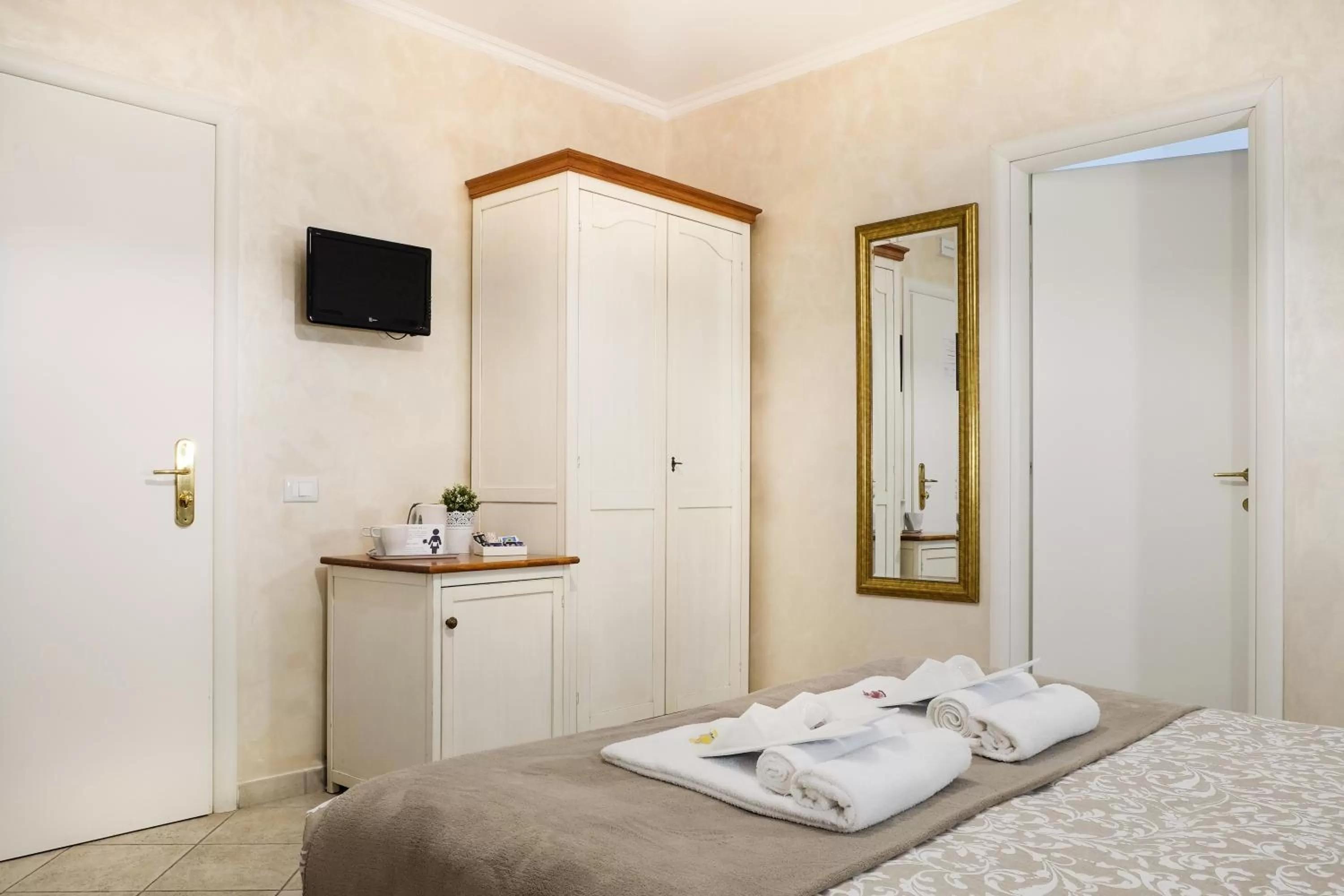 Coffee/tea facilities, Bed in Re Monti