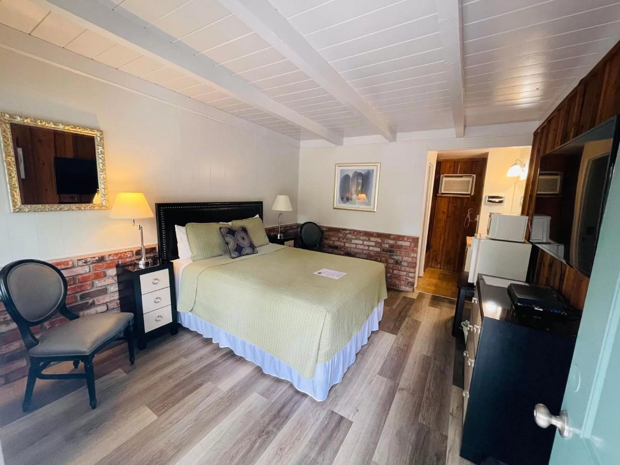 Bed in Riverfront Lodging