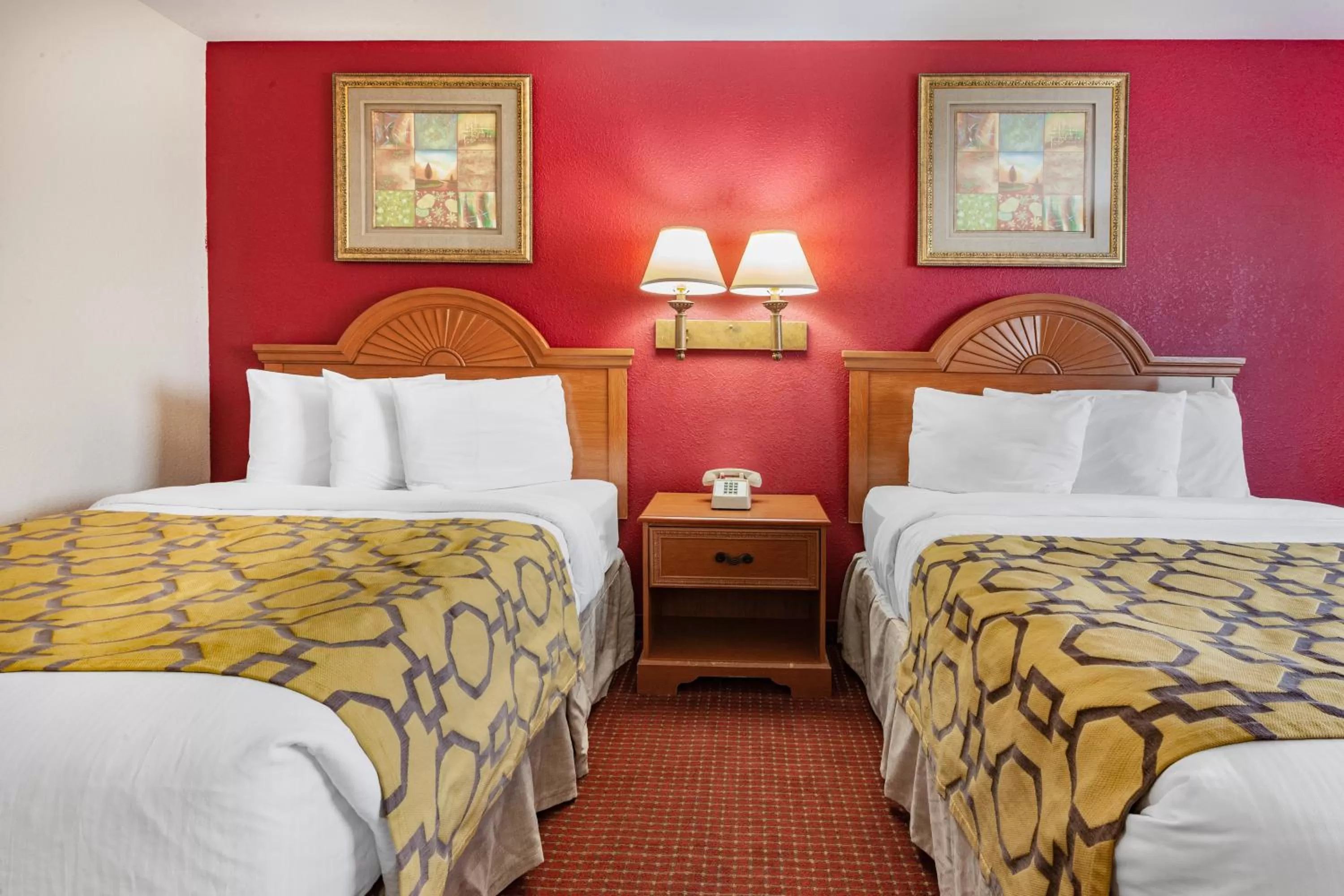 Bedroom, Bed in Baymont by Wyndham Perrysburg-Toledo