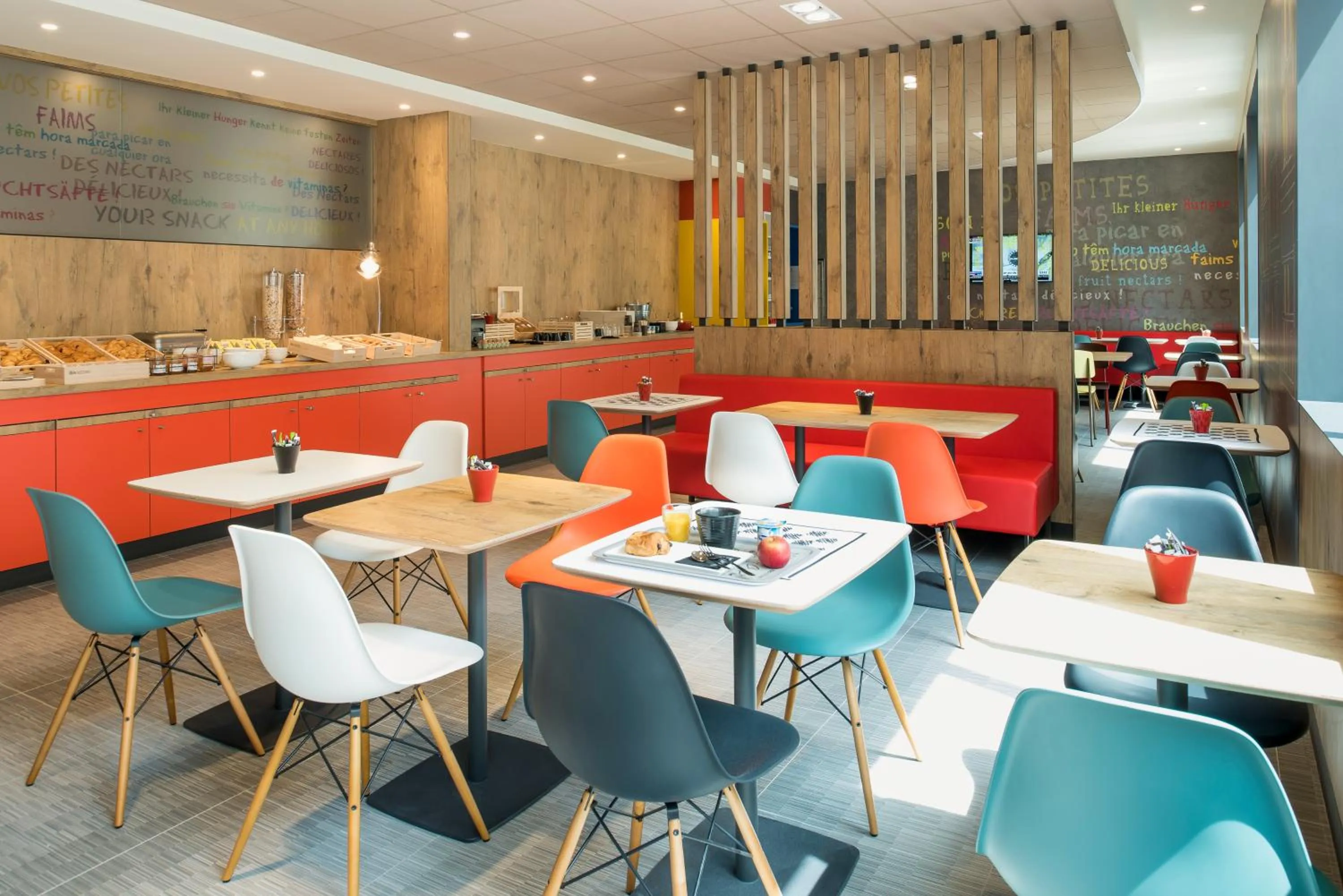 Buffet breakfast in ibis Saint Germain en Laye Centre