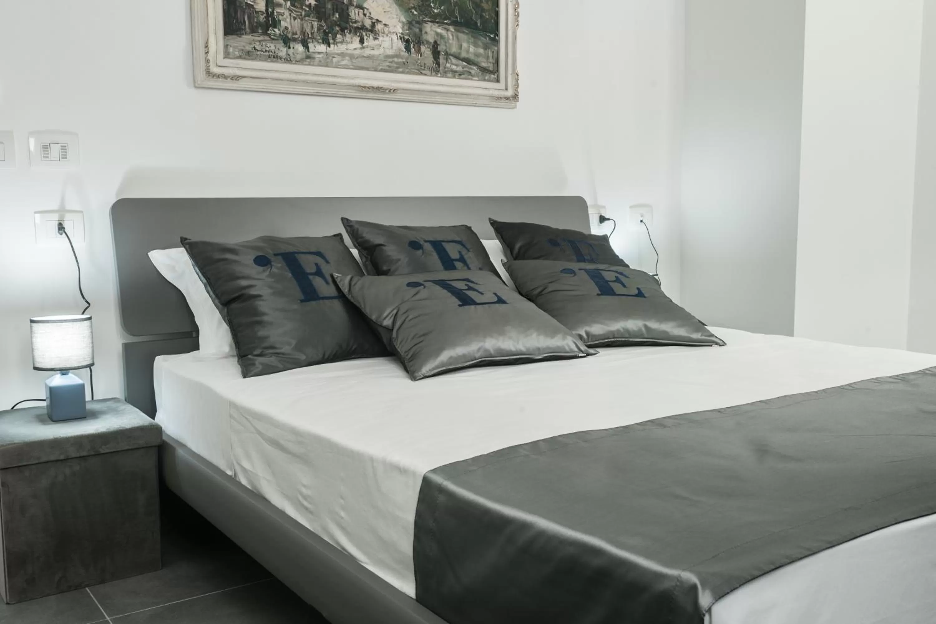 Bed in L'Essenza Hotel