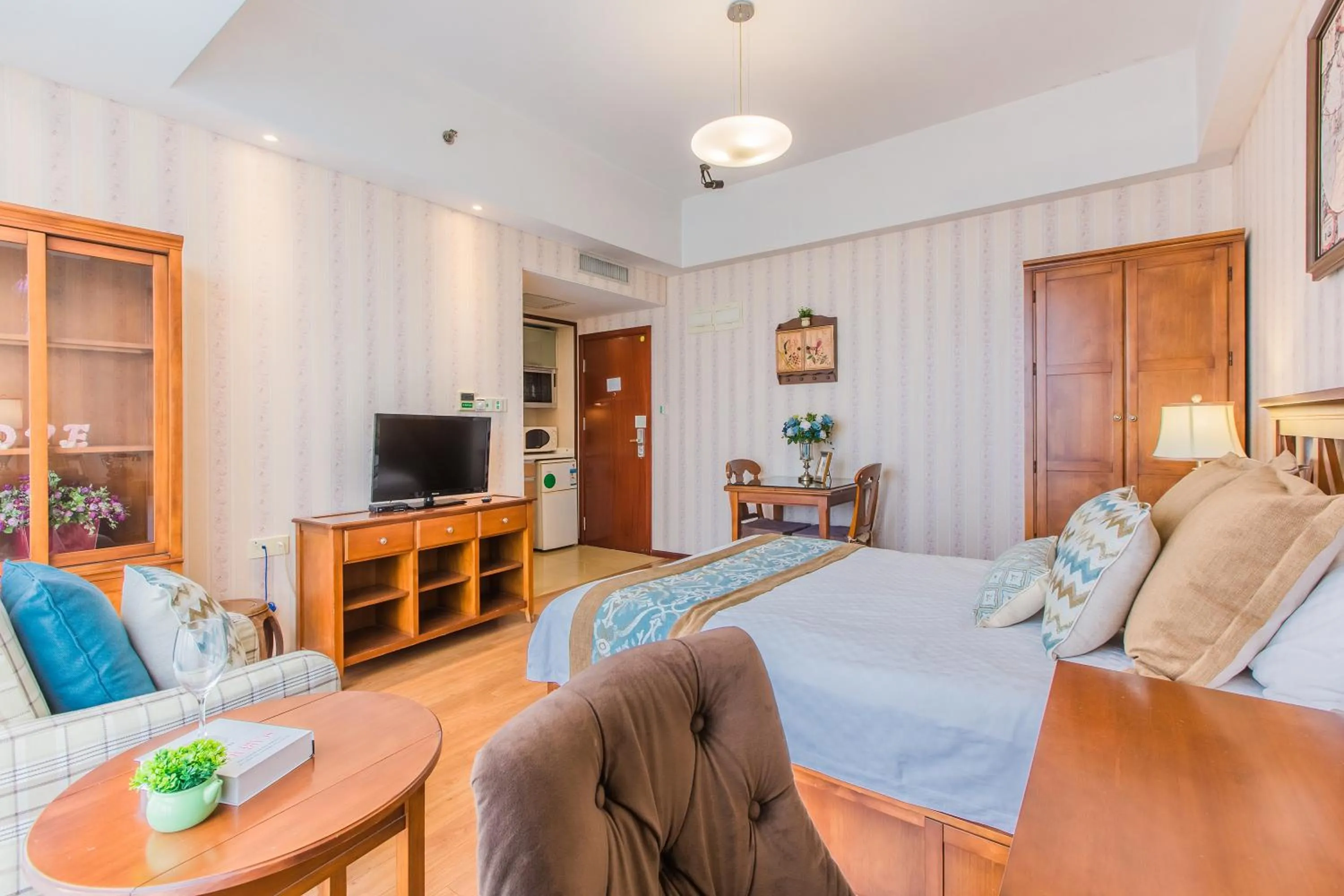 Westlake 7 Service Apartment