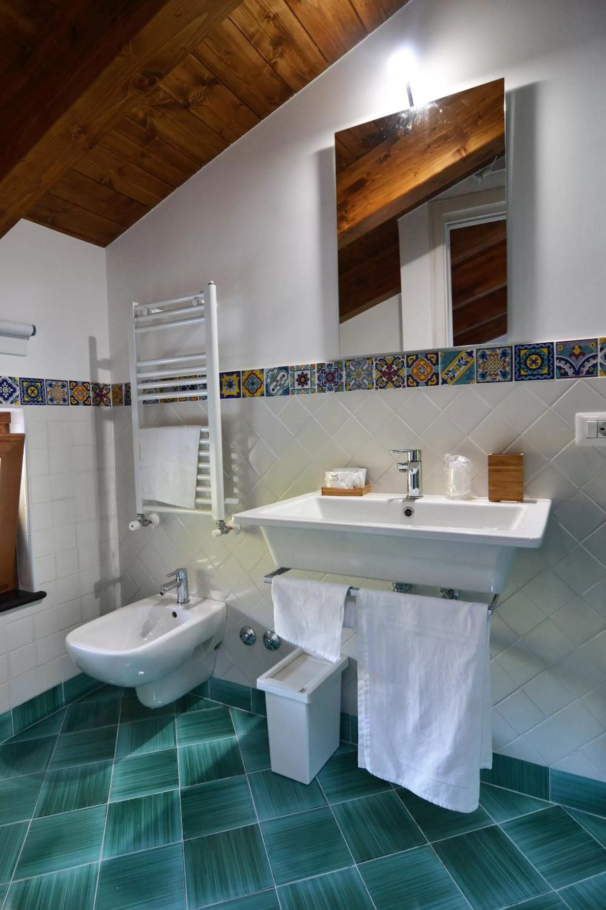 Bathroom in Songbird