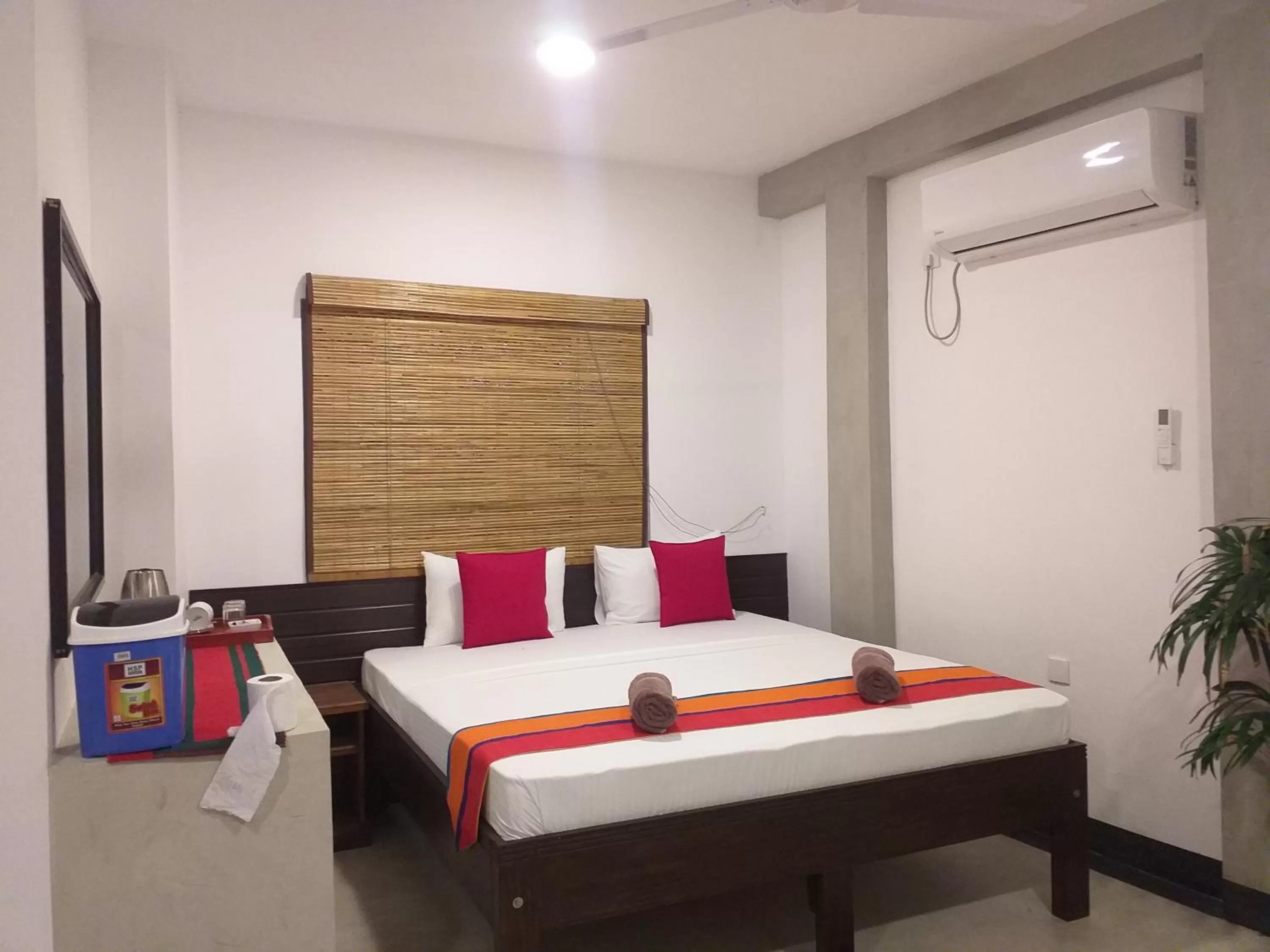 Bedroom, Bed in Green Wood Villa Negombo