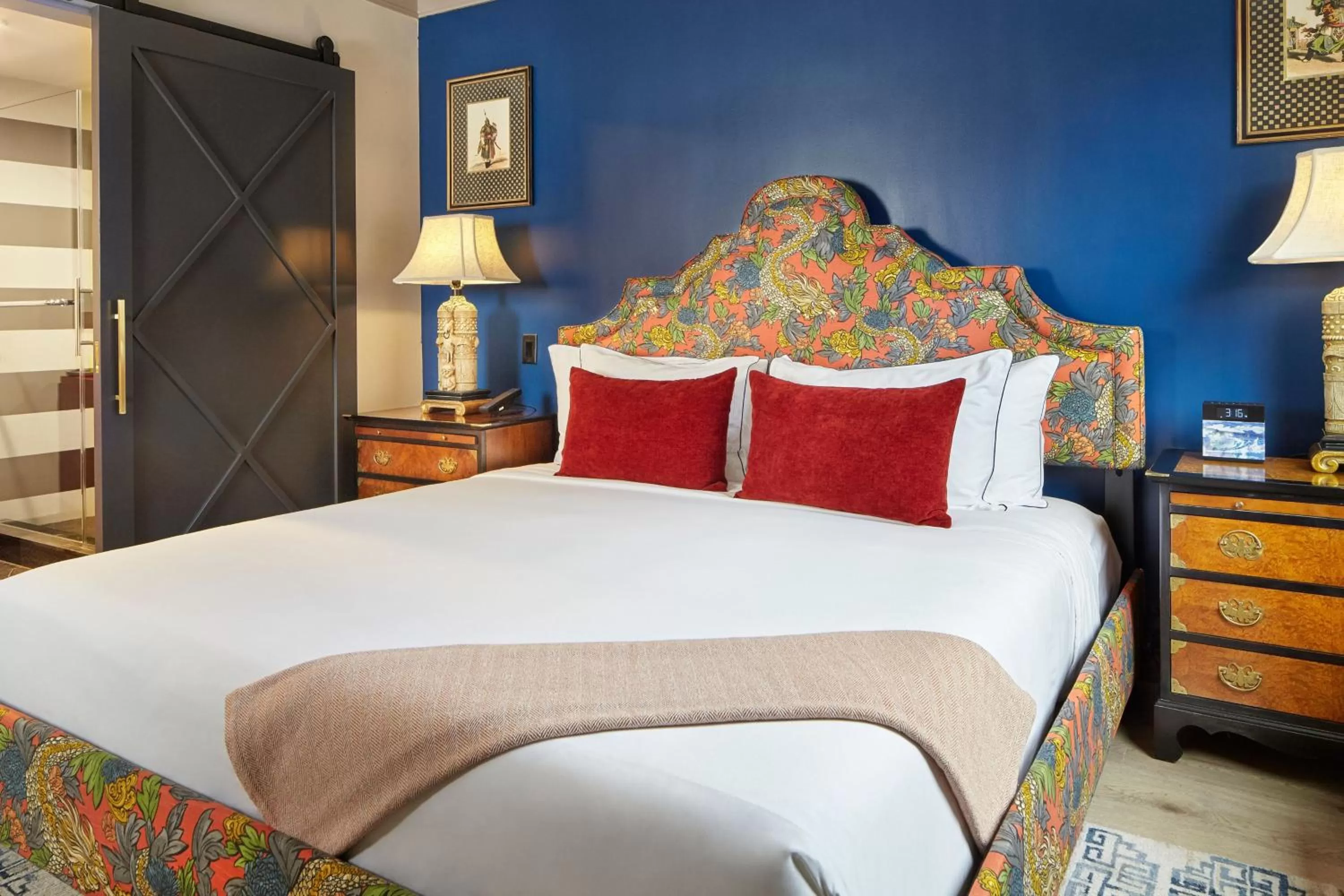 Photo of the whole room, Bed in The Burgess Hotel, Atlanta, a Tribute Portfolio Hotel