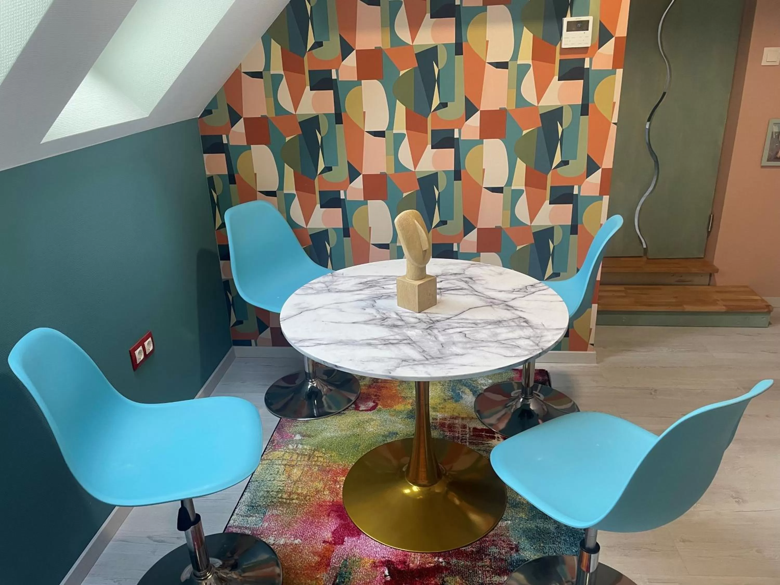 Dining area in Dunakavics XIII Apartman