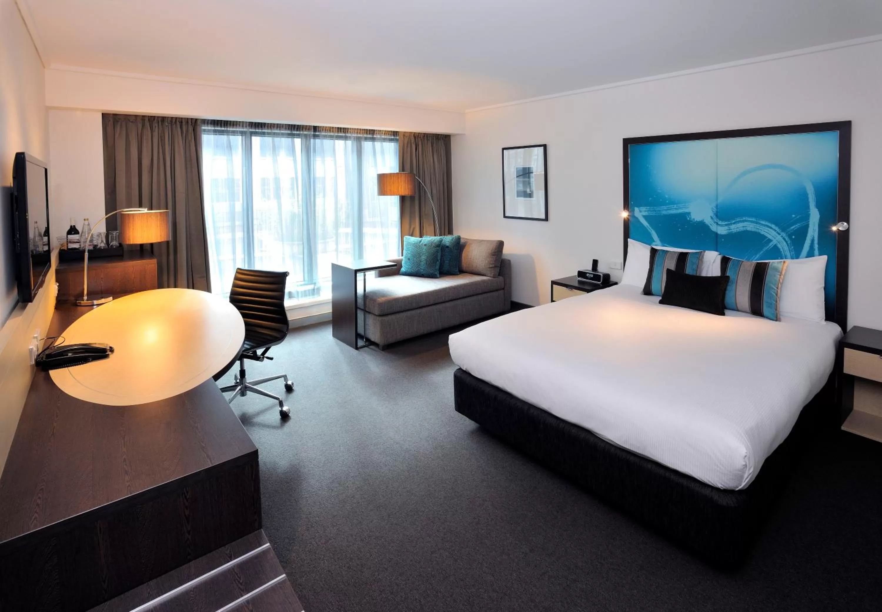 Photo of the whole room, Bed in Novotel Melbourne On Collins