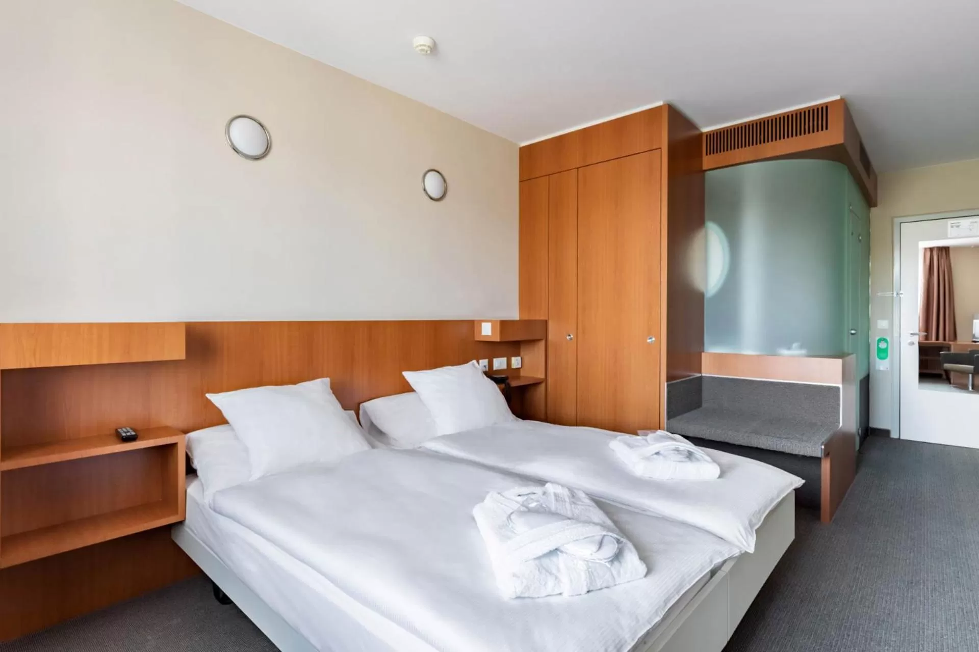 Bed in Hotel Cornavin