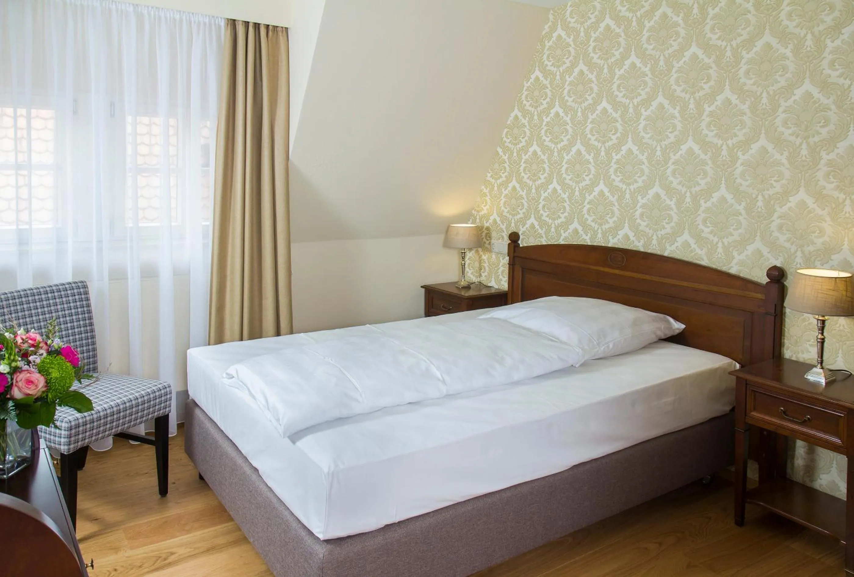 Photo of the whole room, Bed in Hotel Reichsküchenmeister