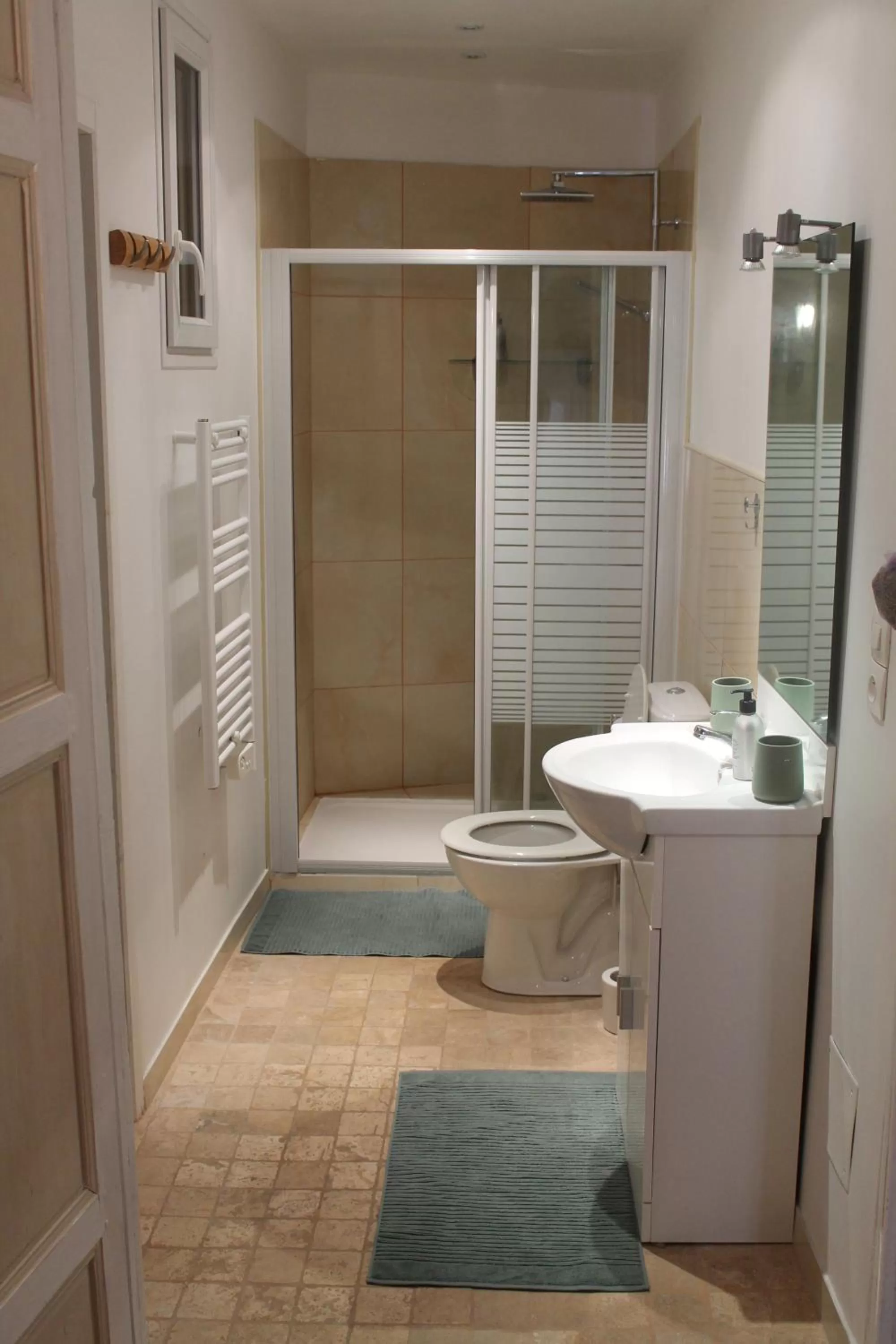 Bathroom in Les 2 Drôles d'Oiseaux