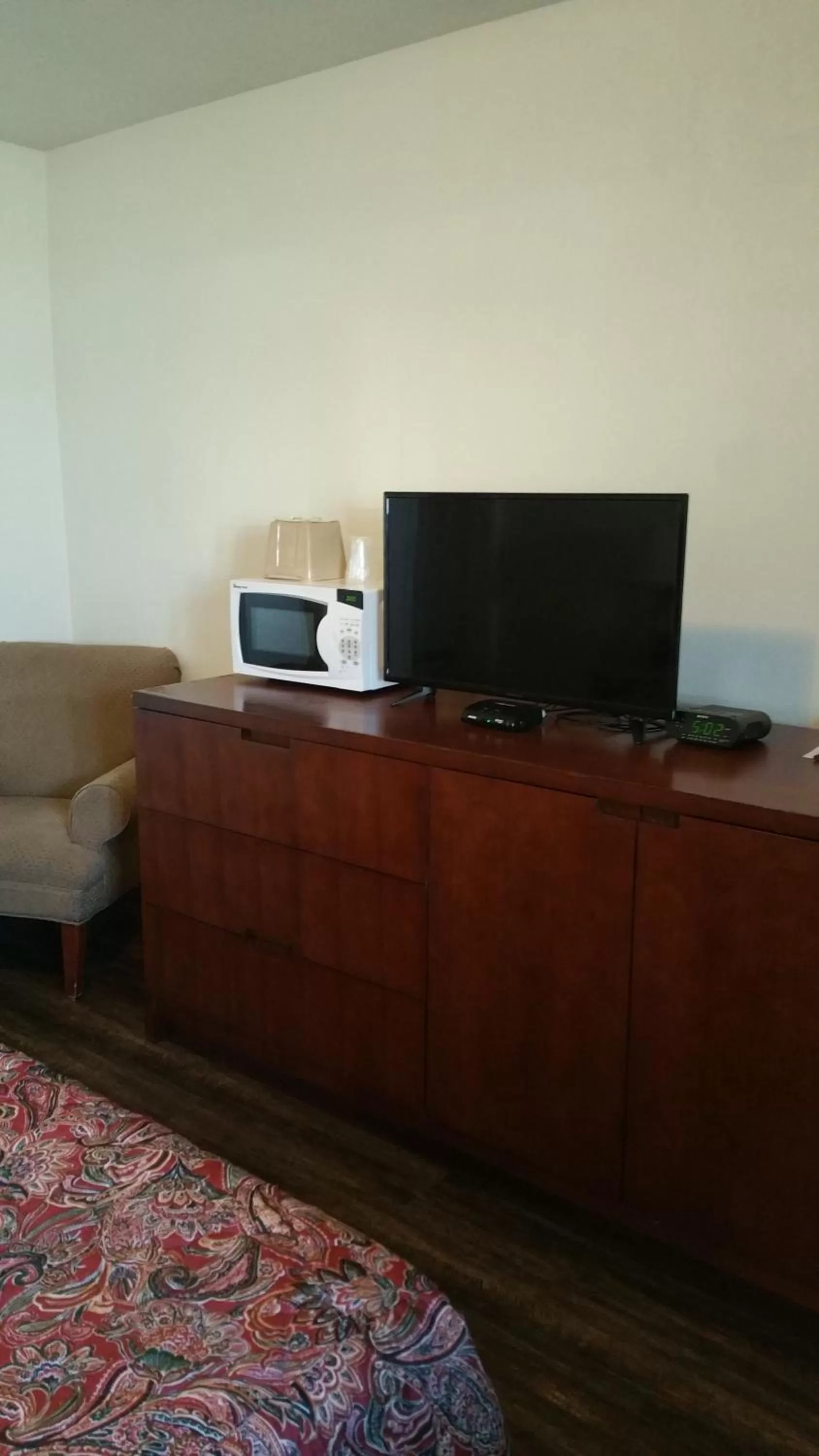 TV and multimedia in Ontario Inn
