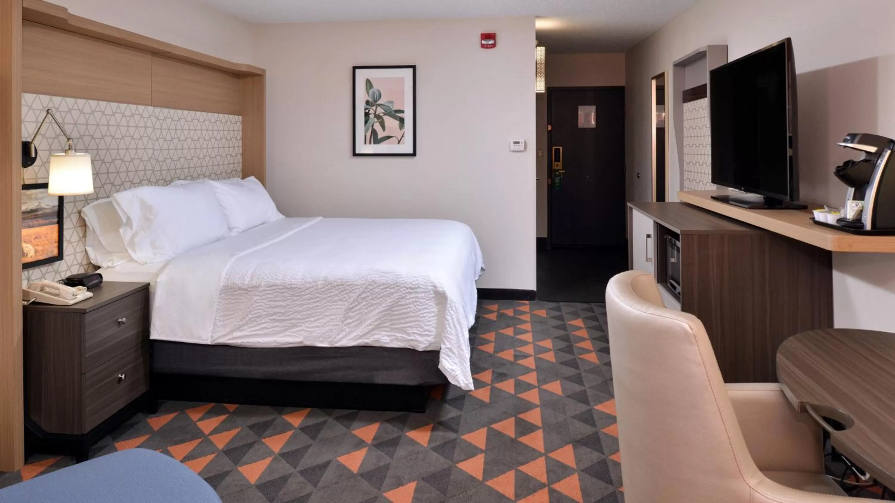 Photo of the whole room, Bed in Holiday Inn Great Falls-Convention Center by IHG
