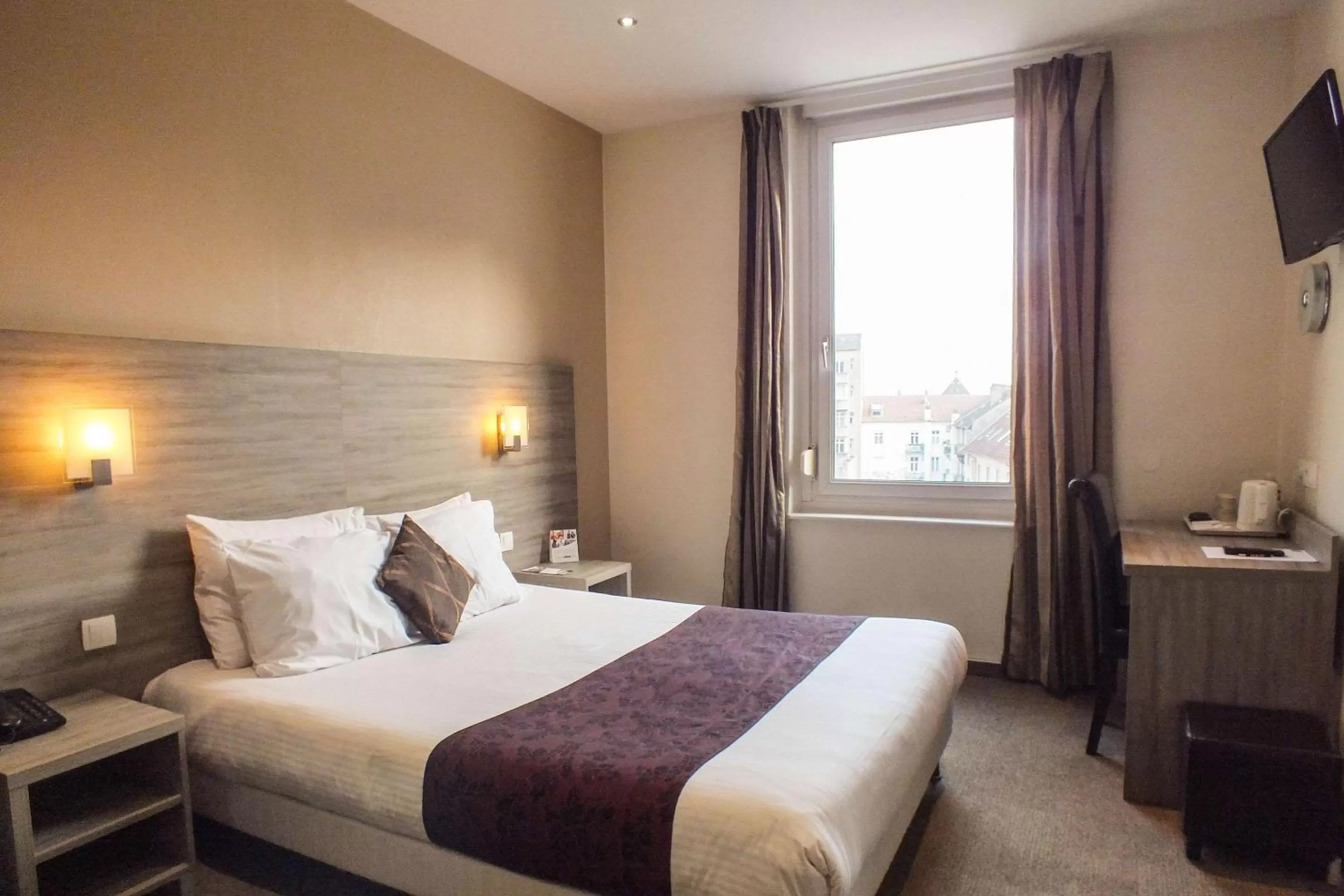 Photo of the whole room in Hotel Cecil Metz Gare