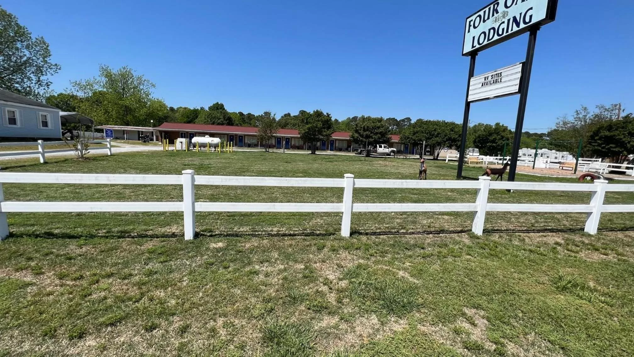 Children play ground in Four Oaks Lodging