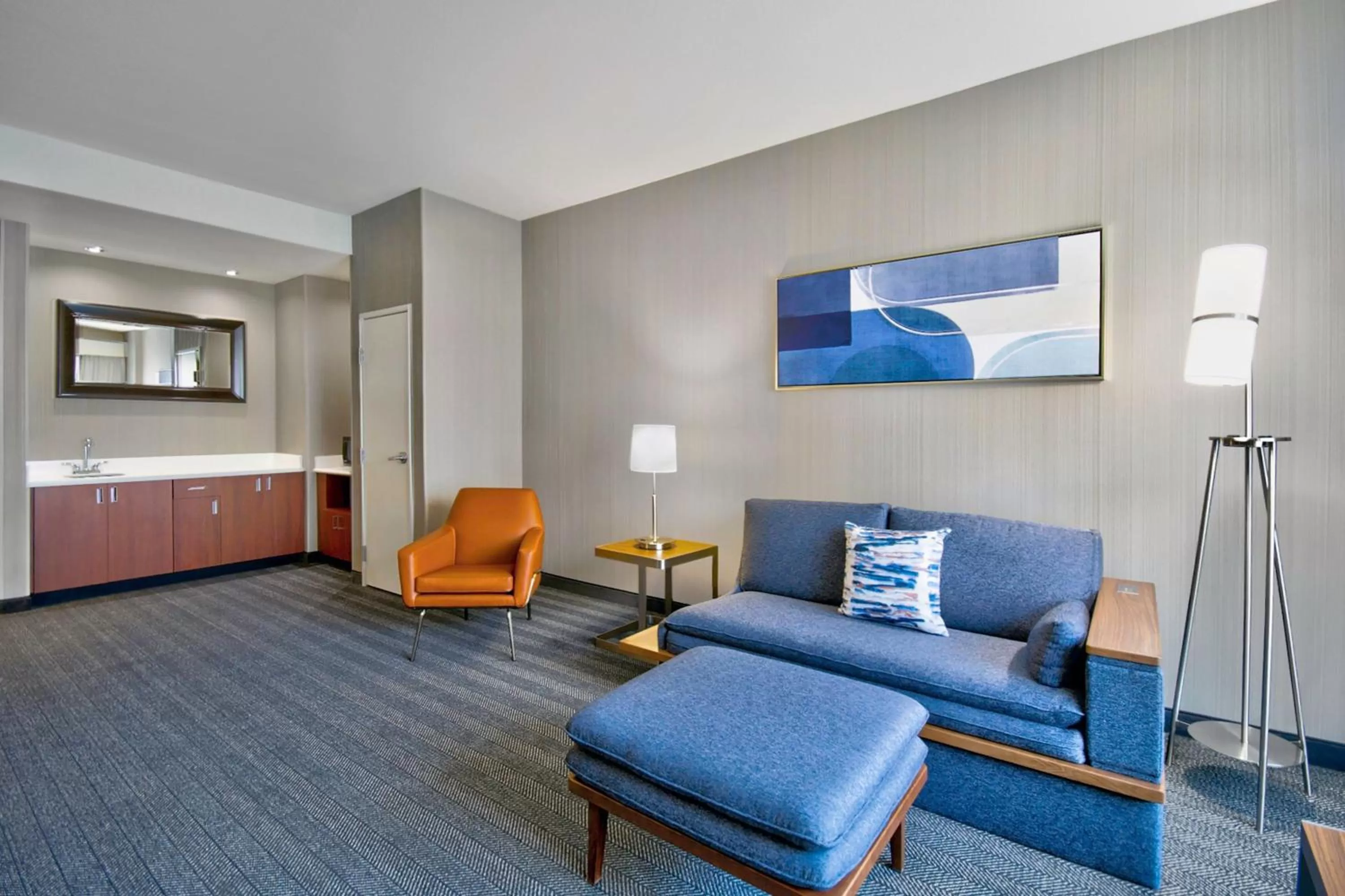 Living room in Courtyard by Marriott Nashville Green Hills