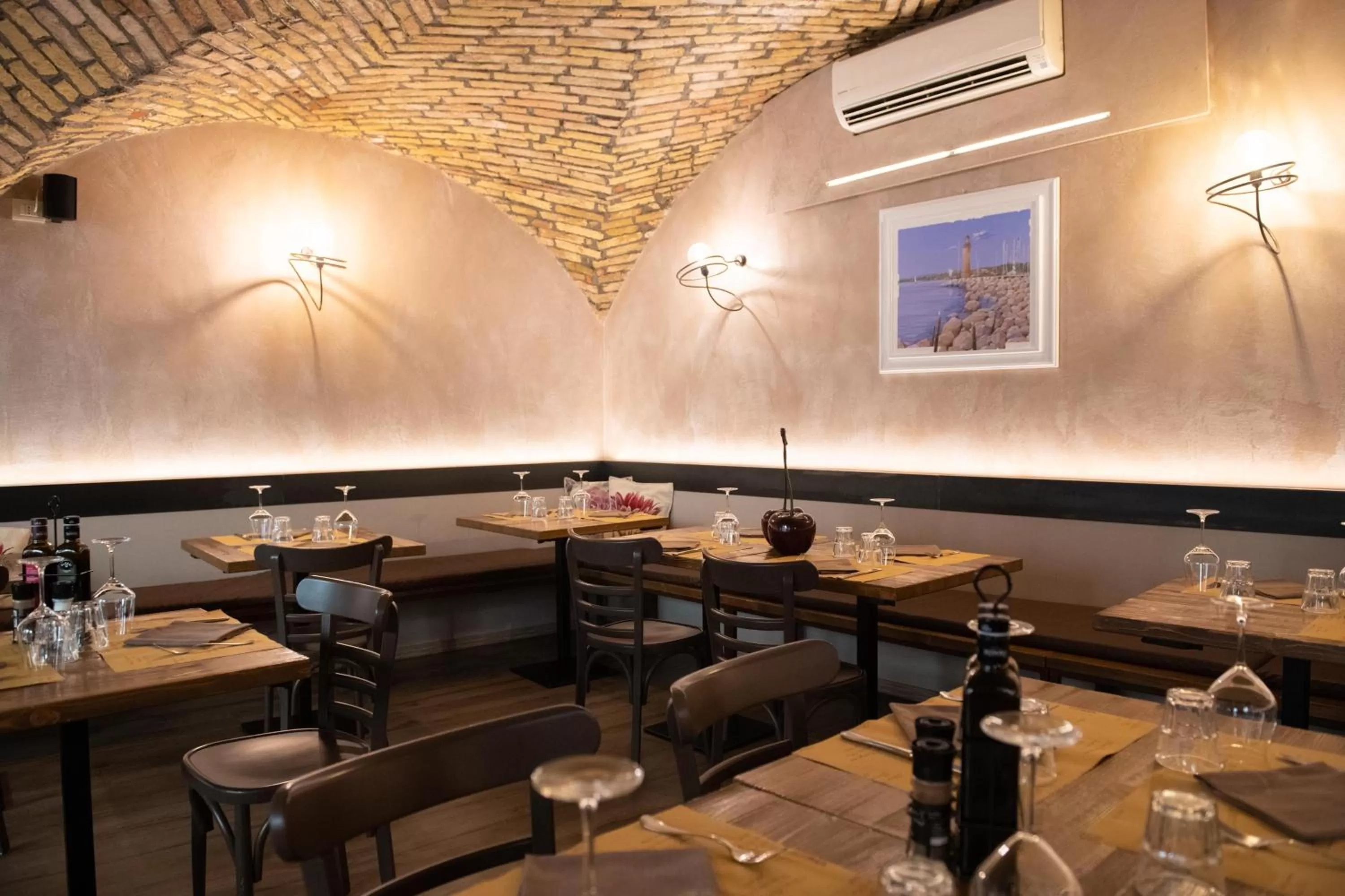 Restaurant/places to eat in Alessi Hotel Trattoria