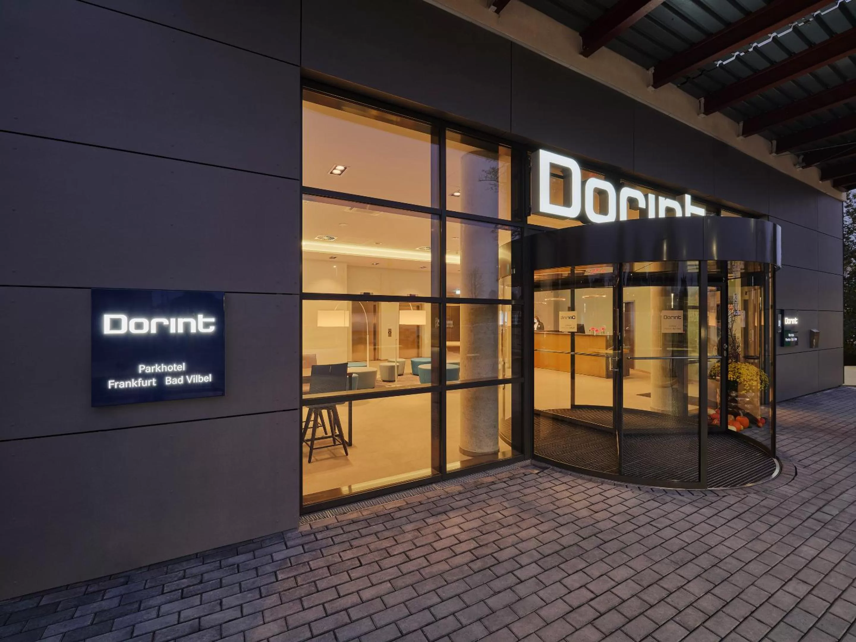 Facade/entrance in Dorint Parkhotel Frankfurt / Bad Vilbel