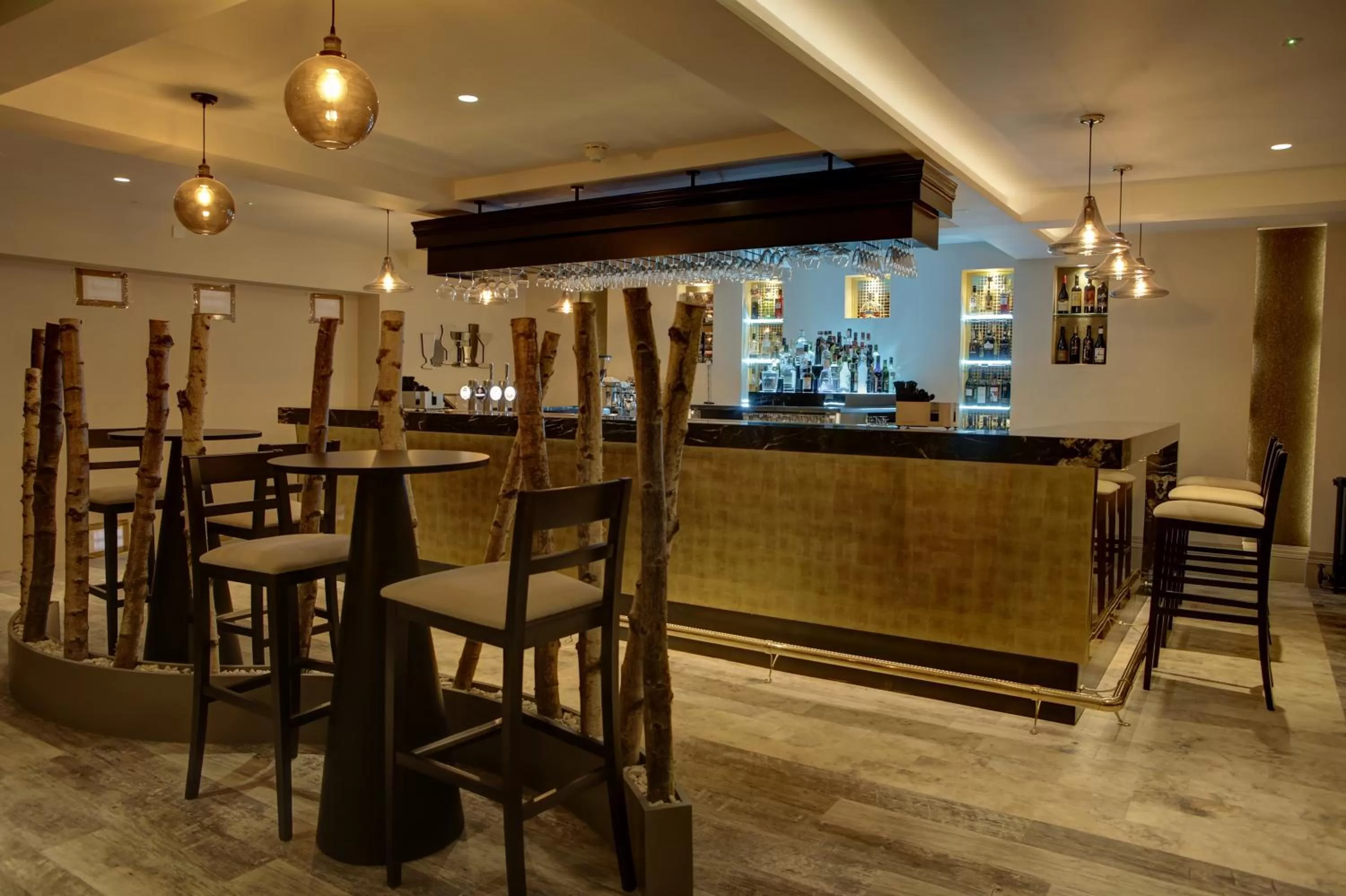 Food and drinks in Burlington Hotel, BW Premier Collection by Best Western