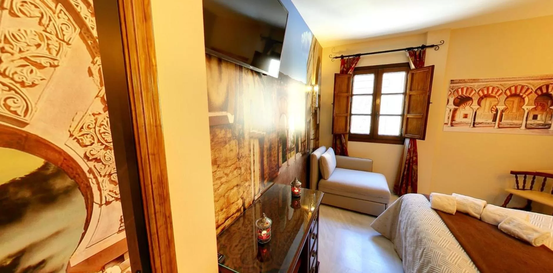 Photo of the whole room, Bed in Hotel Casa Museo de la Mezquita