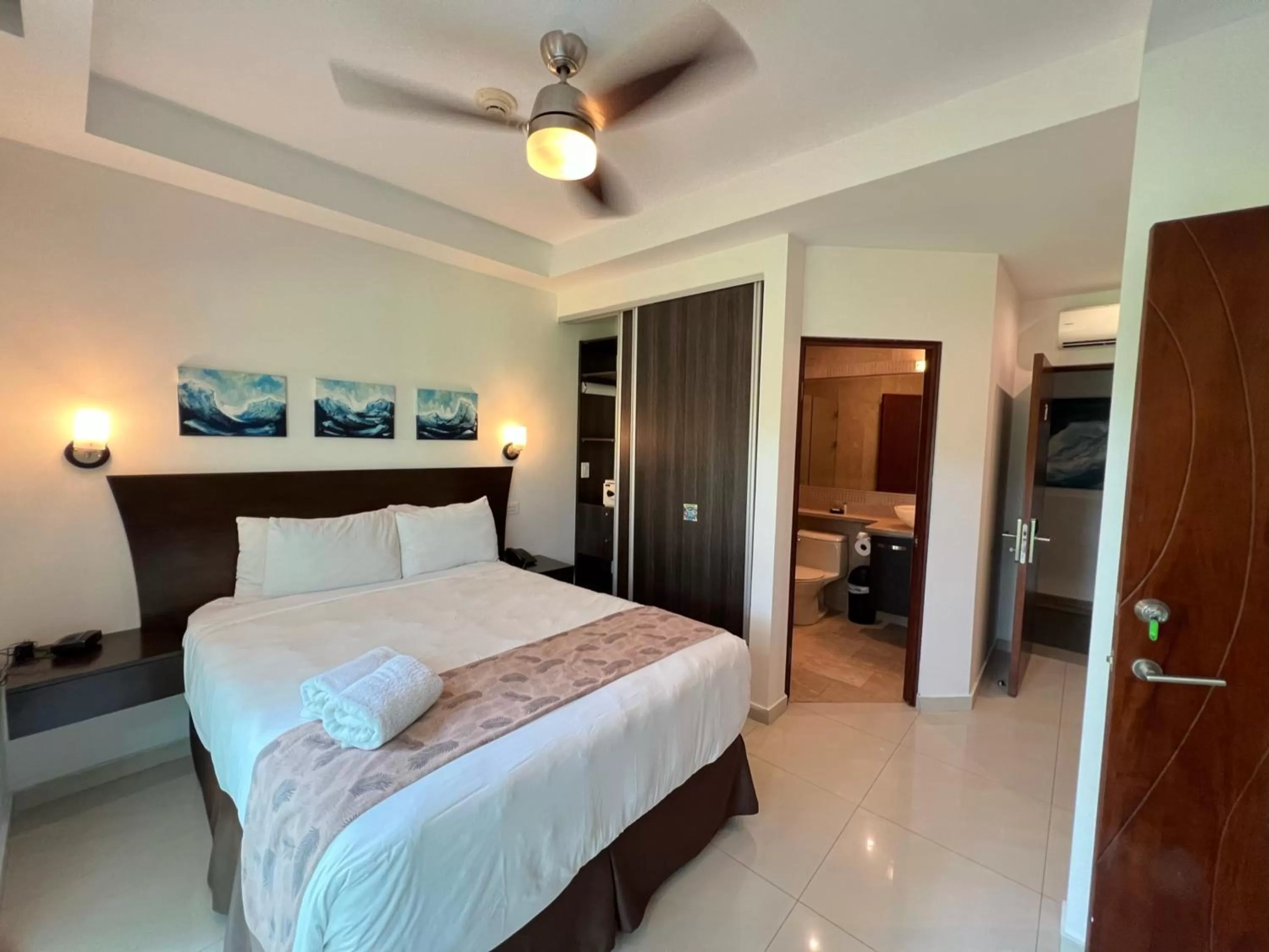 Bedroom, Bed in Oceano Boutique Hotel & Bistró