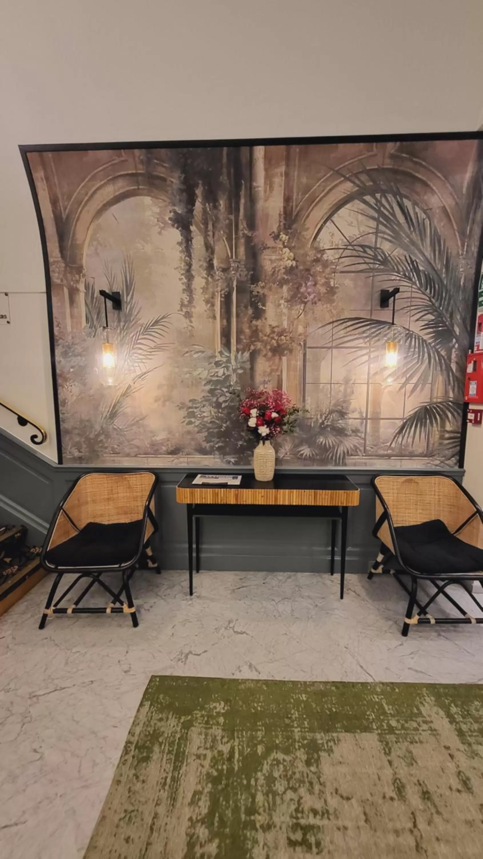 Lobby or reception in Hôtel Paris Neuilly