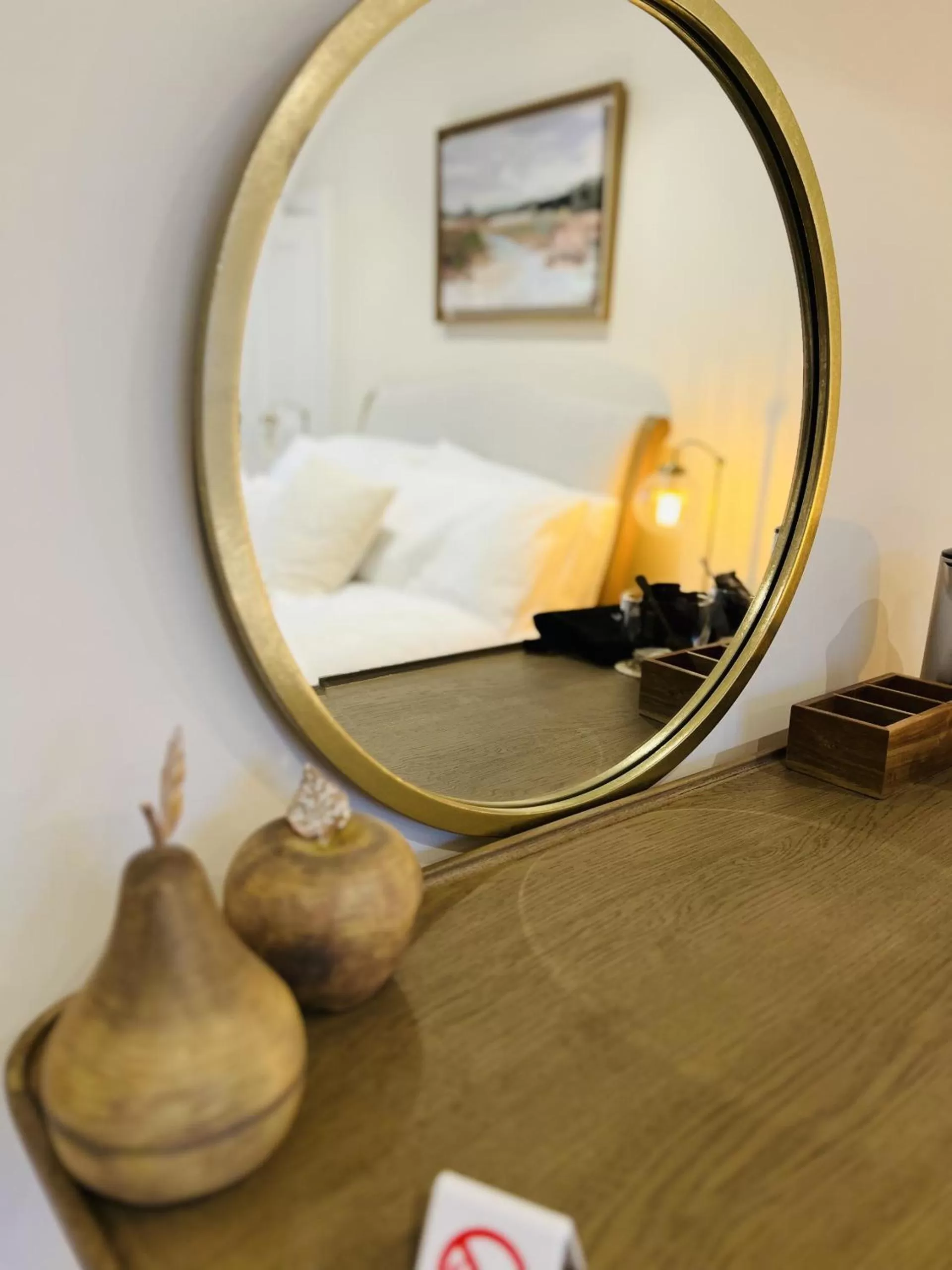 Bedroom, Seating Area in St Duthus Villa Guesthouse
