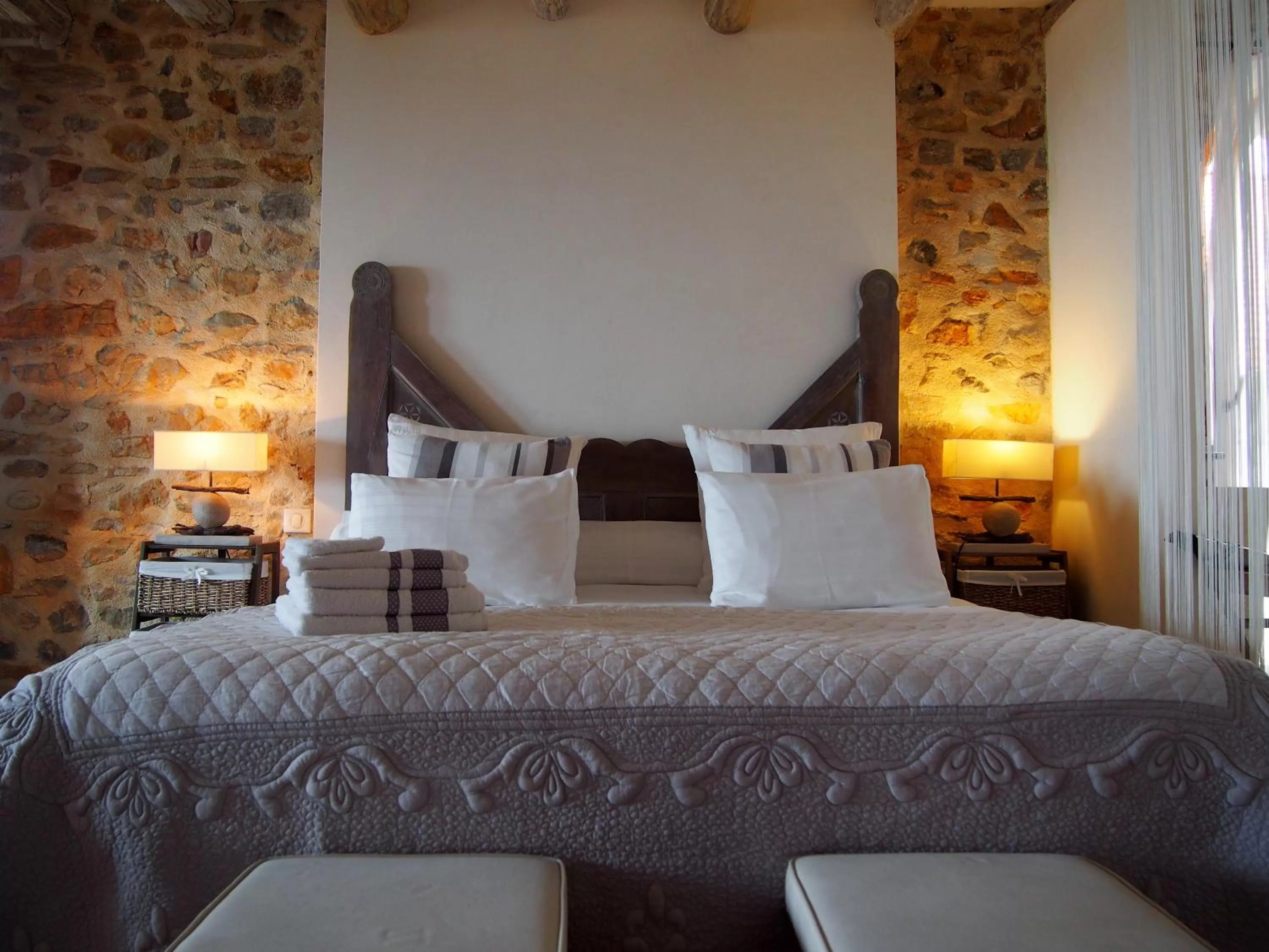 Bed in Les Lumières de Genève