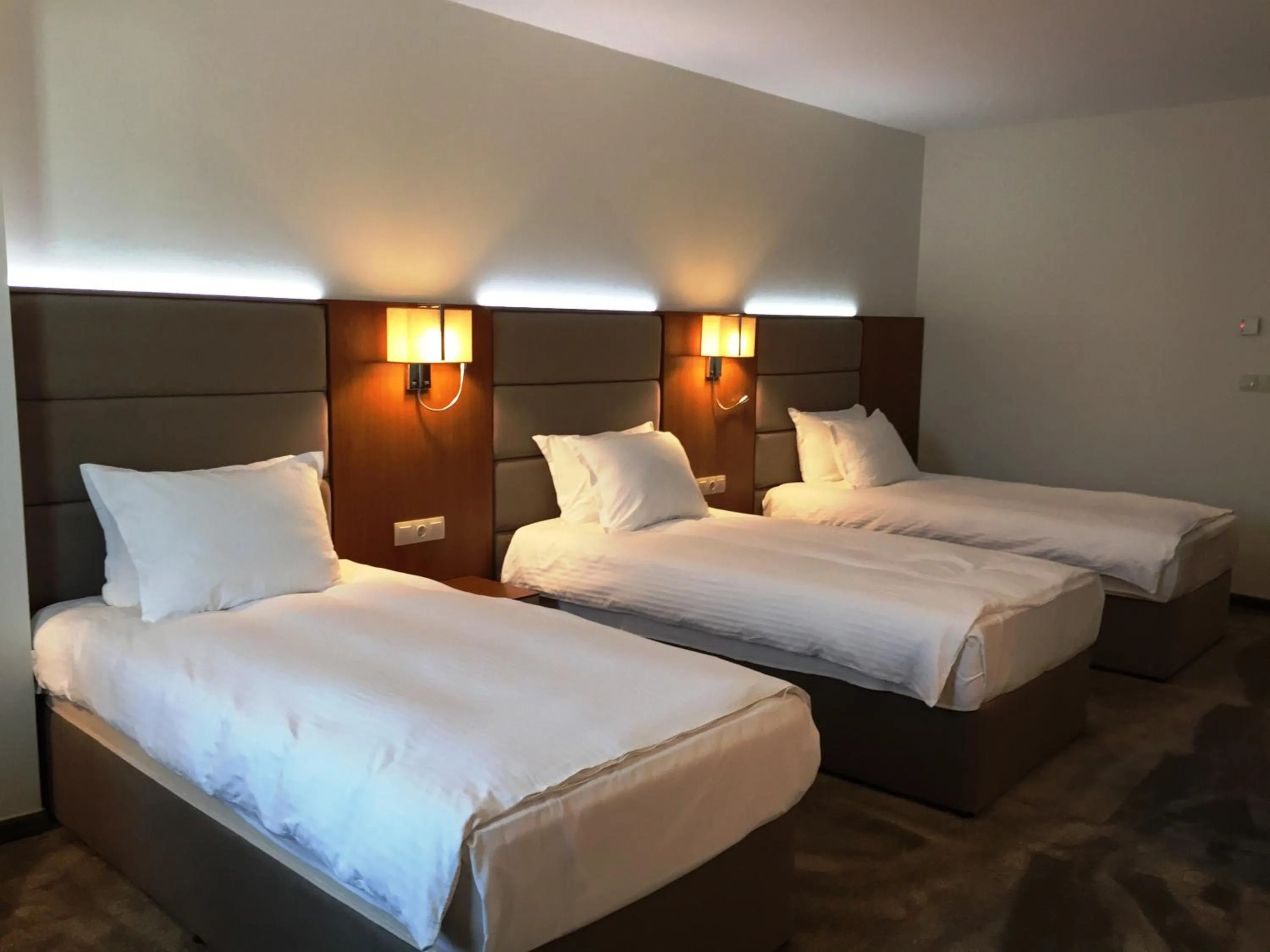 Bedroom, Bed in Hotel Golden Tulip Varna