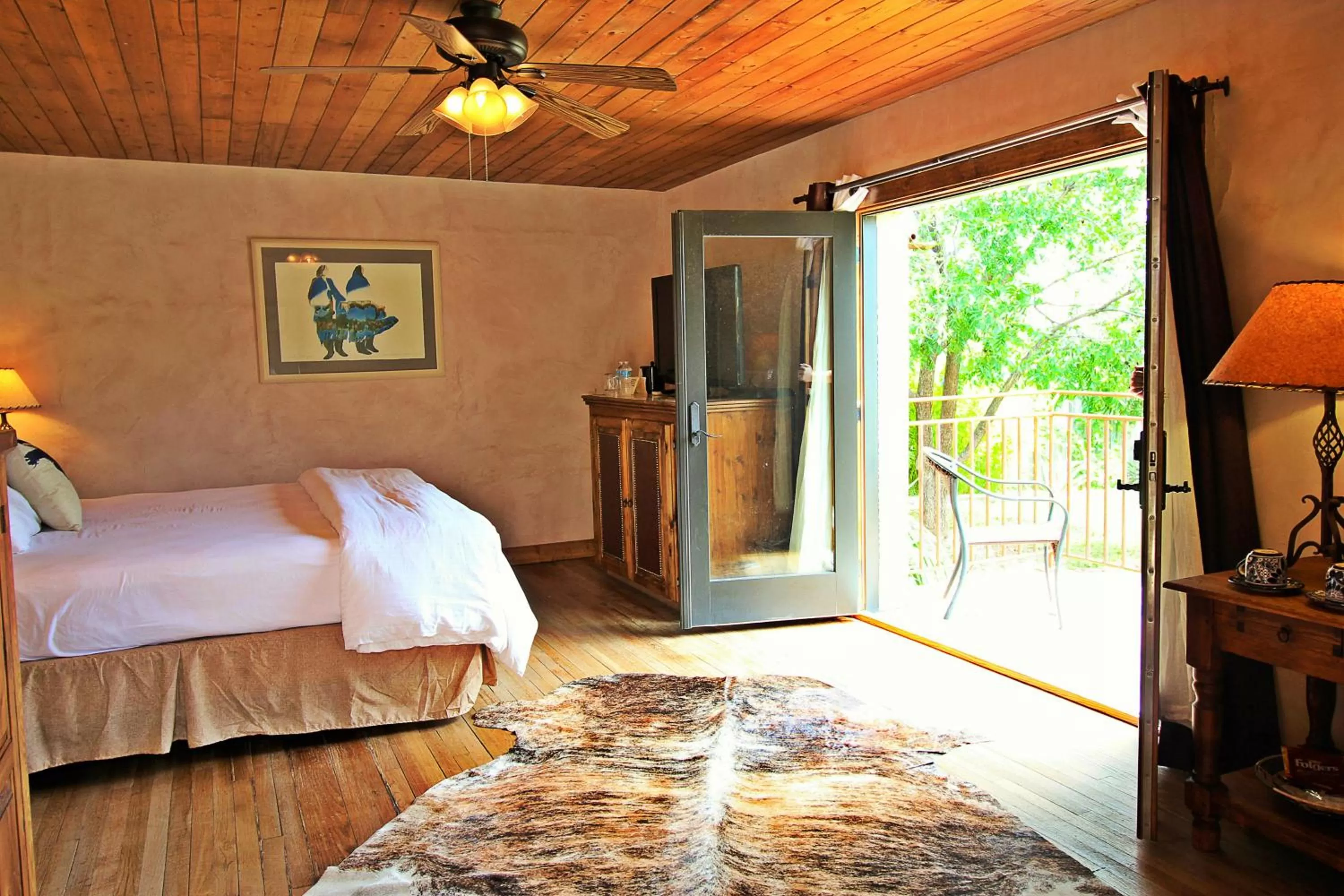 Bed in The Maverick Inn