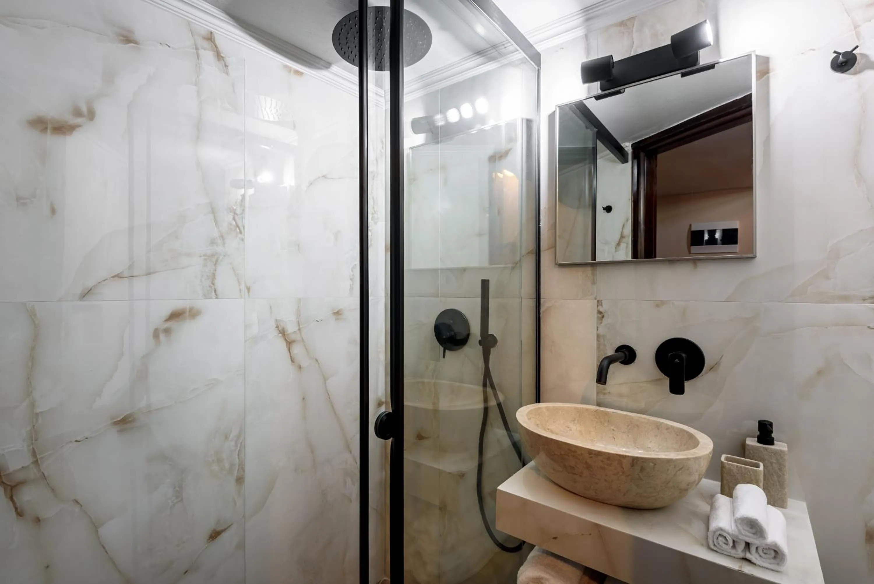 Bathroom in Porto Del Colombo Traditional Boutique Hotel